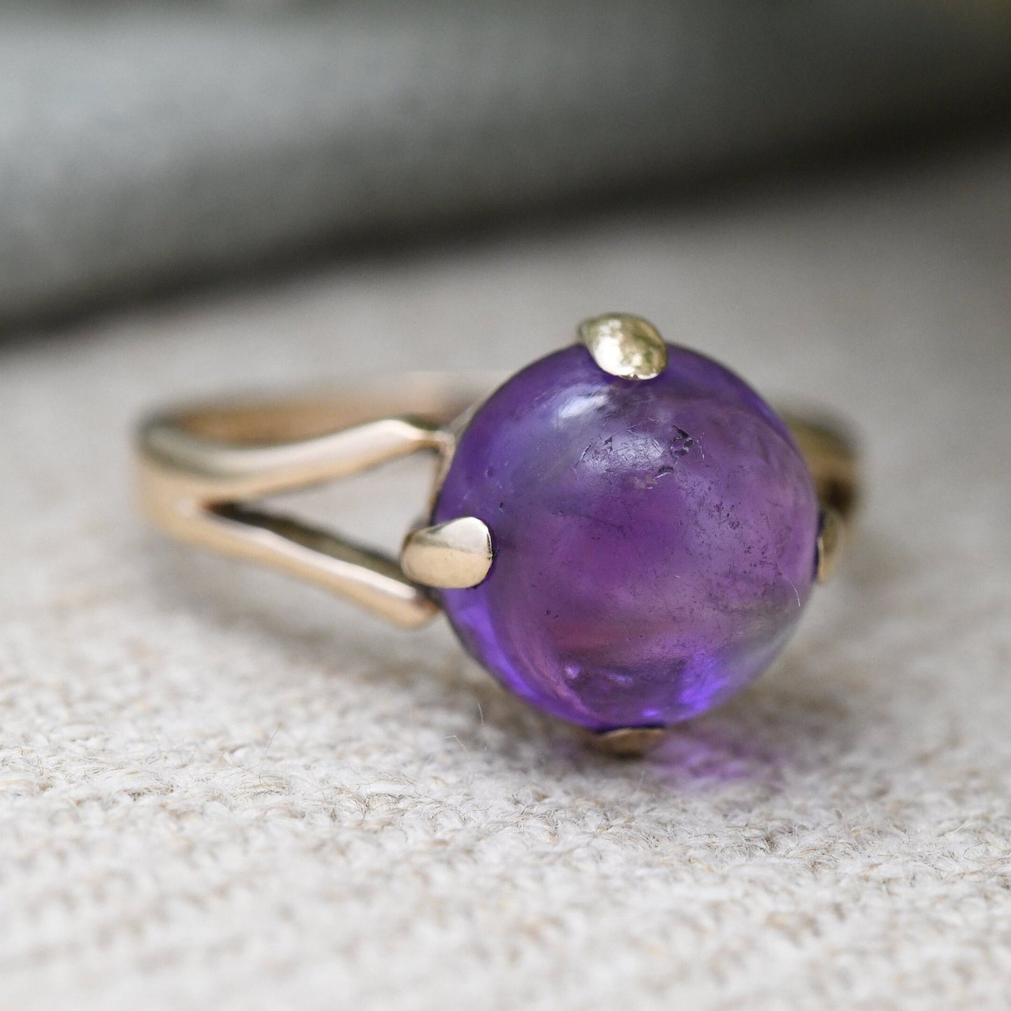 Vintage 9ct Gold Cabochon Amethyst Ring 1970 - Large Purple Stone | by Payton, Pepper & Sons Ltd | UK Size - J 1/2 | US Size - 5