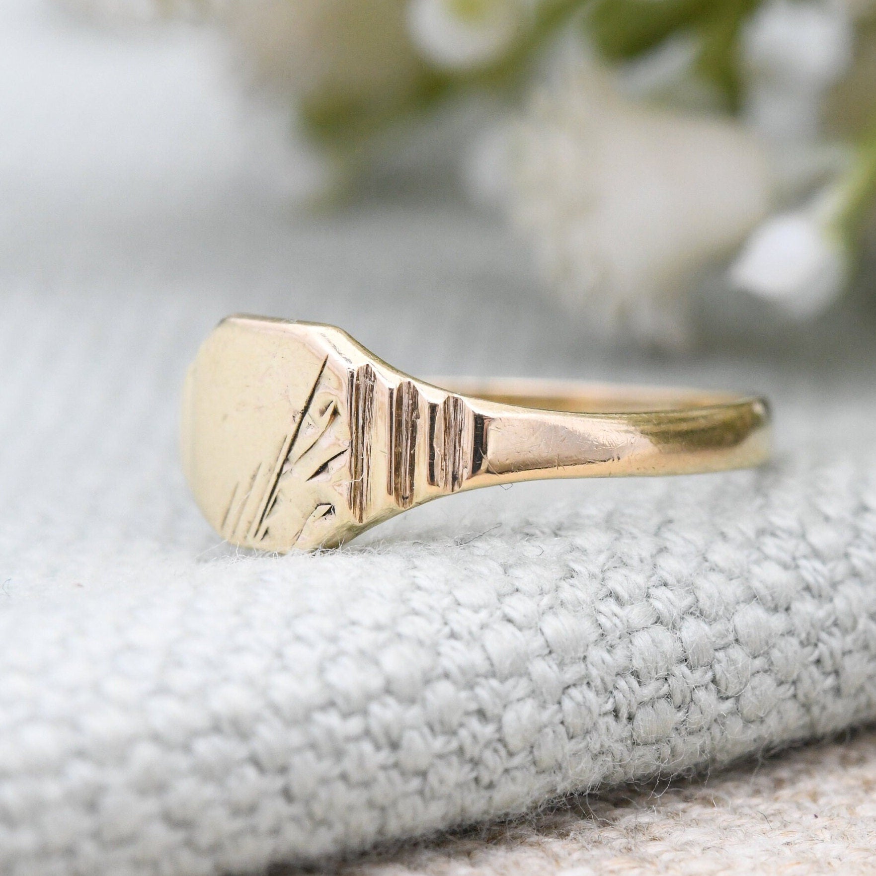 Vintage 9ct Gold Signet Ring 1979 - Everyday Gold Ring | Blank for Engraving | Unisex Gift | UK Size - N | US Size - 6 1/2