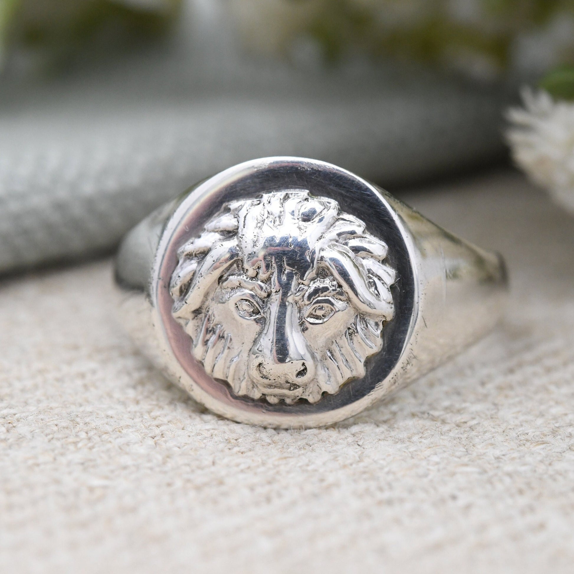 Vintage Sterling Silver Cow Signet Ring 1981 - Unusual Chunky Men's Ring | Unisex Everyday Silver | UK Size - X | US Size - 11 1/2