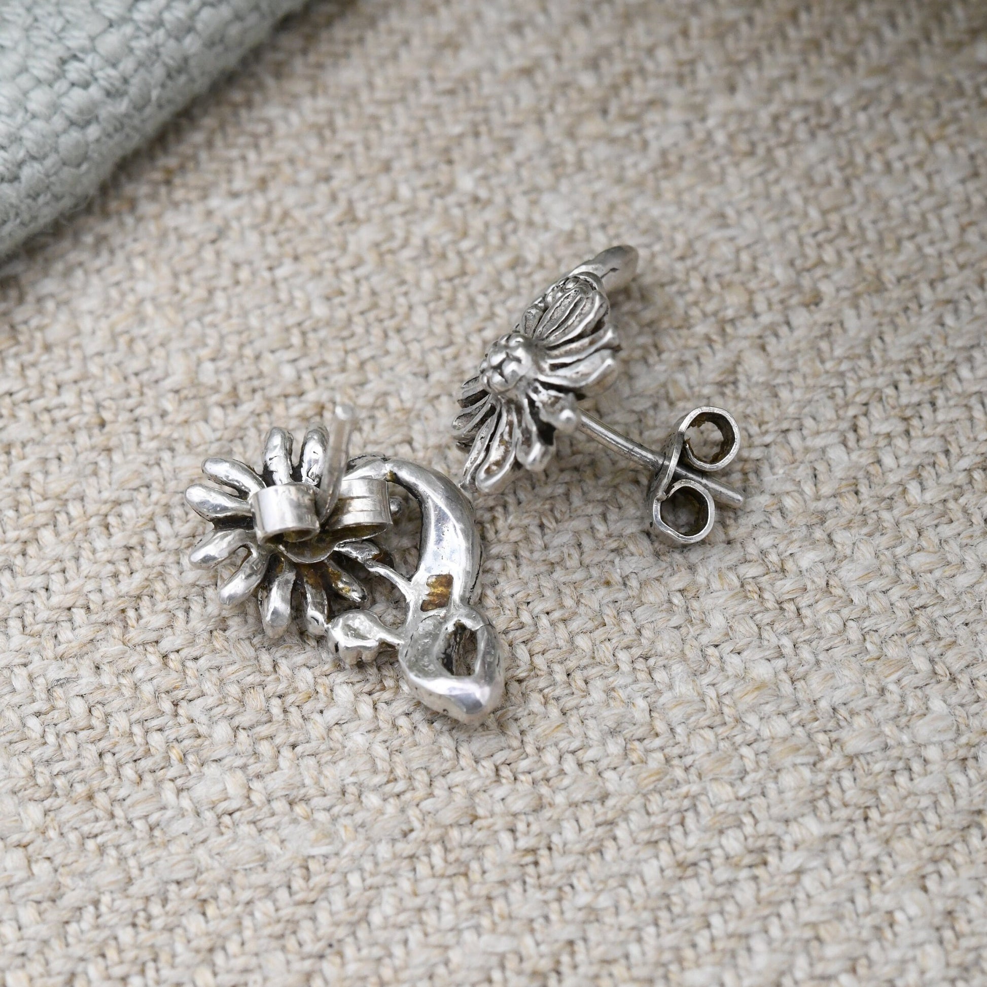 Vintage Sterling Silver Flower Stud Earrings - Detailed Floral Shape