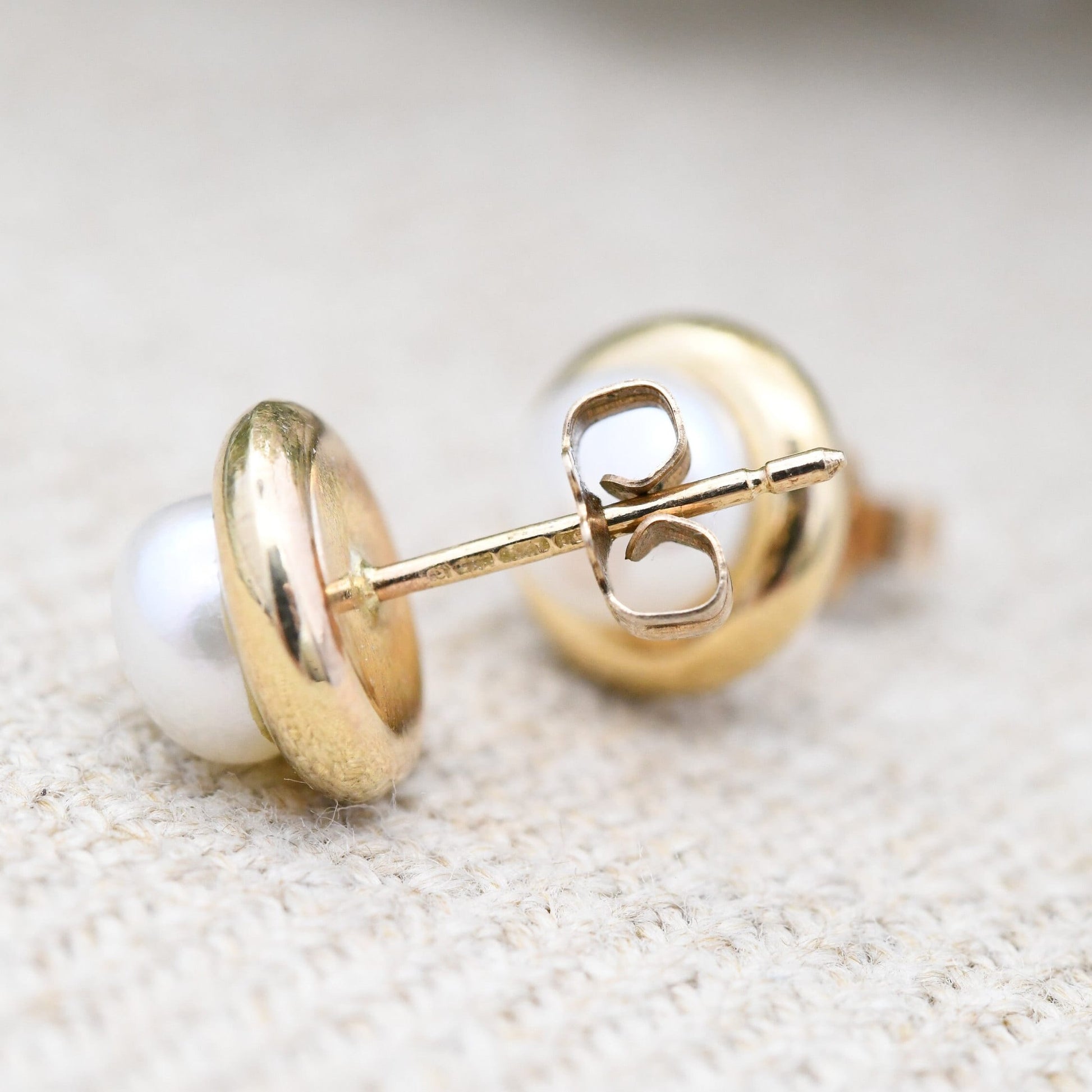 Vintage 9ct Gold Pearl Stud Earrings - White Cultured Pearls | Mid-Century Round Ball Earrings