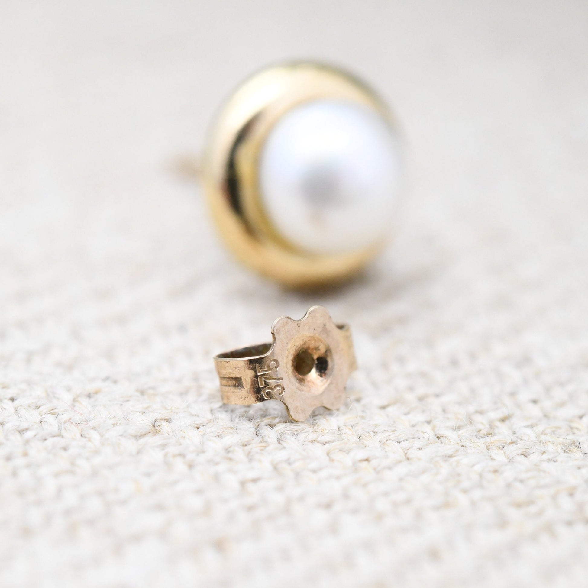 Vintage 9ct Gold Pearl Stud Earrings - White Cultured Pearls | Mid-Century Round Ball Earrings