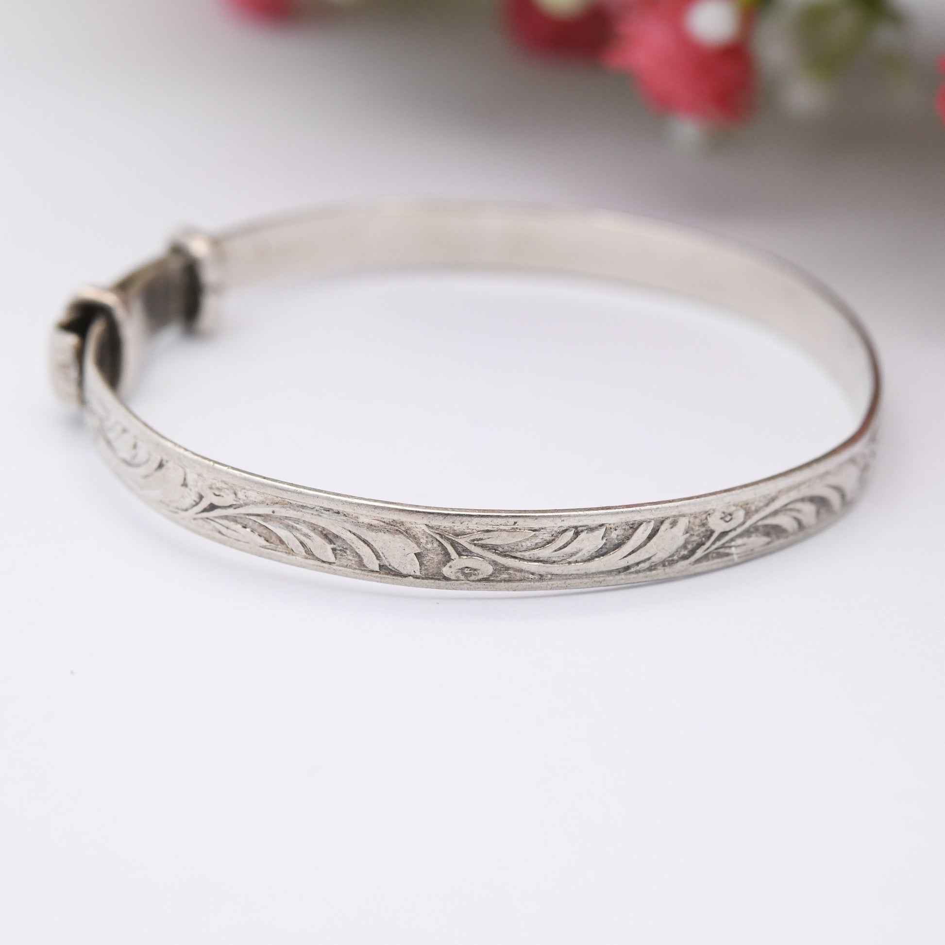 Vintage Sterling Silver Baby Bangle Bracelet 1979 - Expanding Child Bangle | Floral Leaf Design