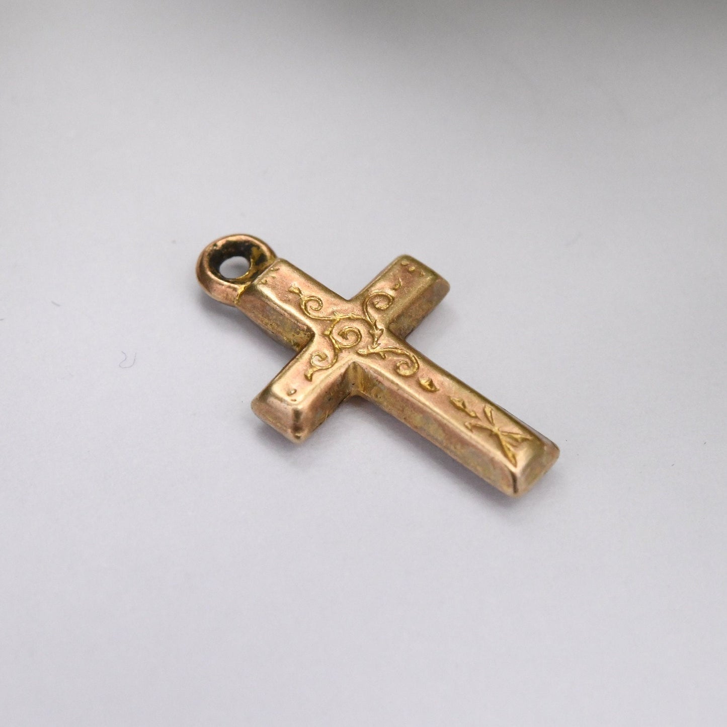 Vintage 9ct Gold Cross Charm Pendant with Engraved Design 1950 - Rose Gold