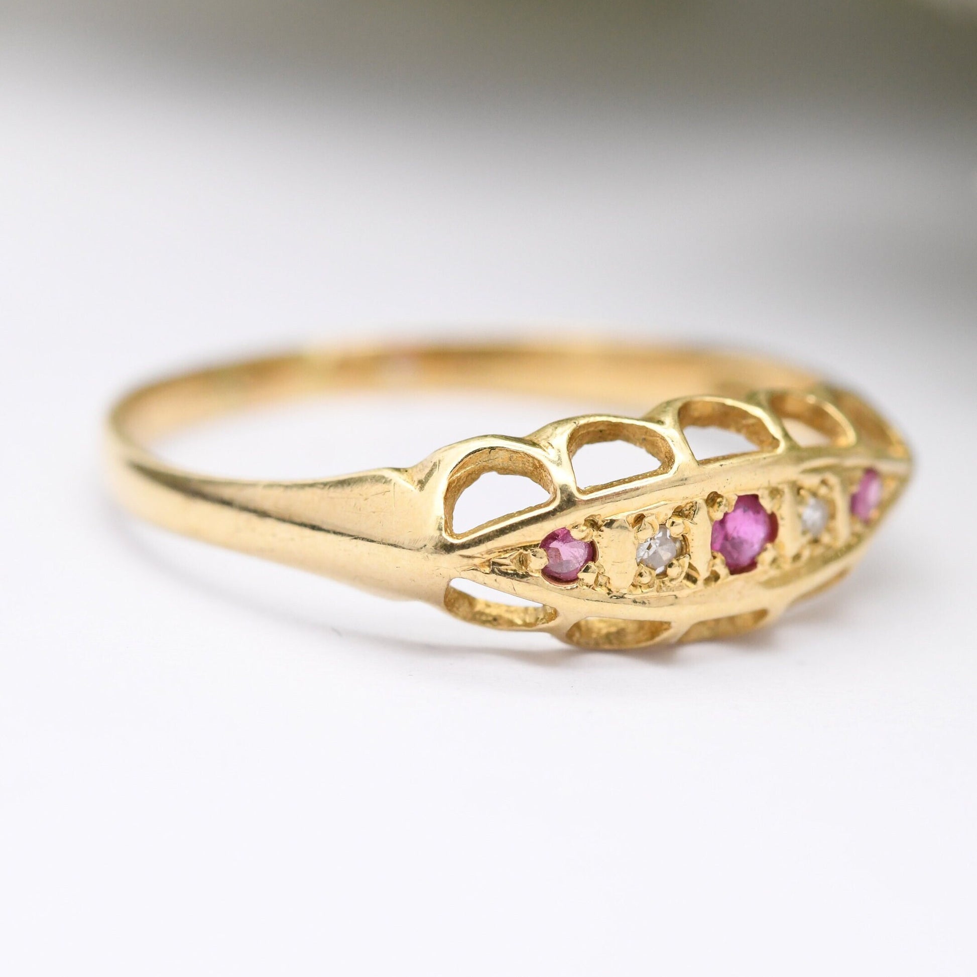 Vintage 18ct Gold Ruby and Diamond Boat Ring 1980 - Pretty Five Stone Ring | Large Size UK Size - U | US Size - 10