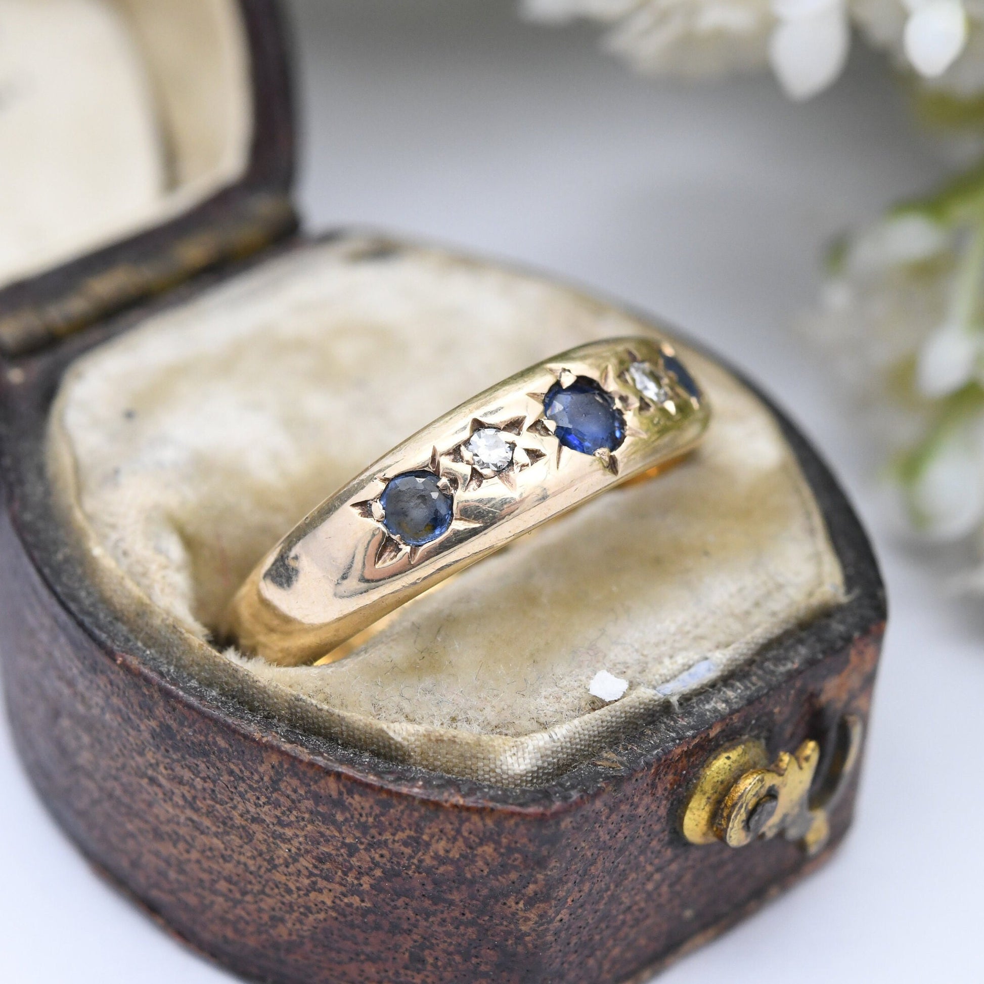 Vintage 9ct Gold Sapphire and Diamond Gypsy Ring Vintage 1976 - Five Stone Blue and White Ring | UK Size - O 1/2 | US Size - 7 1/2