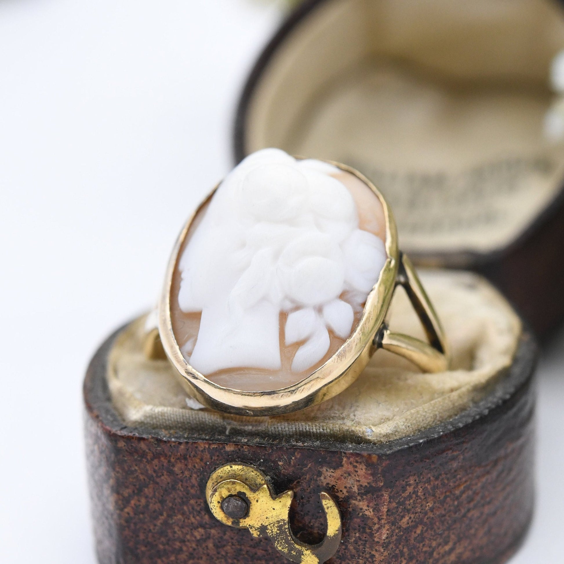 Antique 9ct Gold Cameo Ring - Large Cameo Face | Ancient Classical Figure | Protruding Raised Cameo | UK Size - P | US Size - 7 1/2