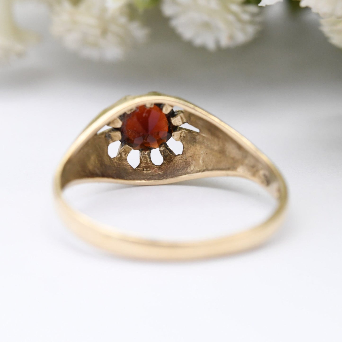 Vintage 9ct Gold Garnet Solitaire Ring - Statement Unisex Gold Jewellery | UK Size - Q 1/2 | US Size - 8 1/4