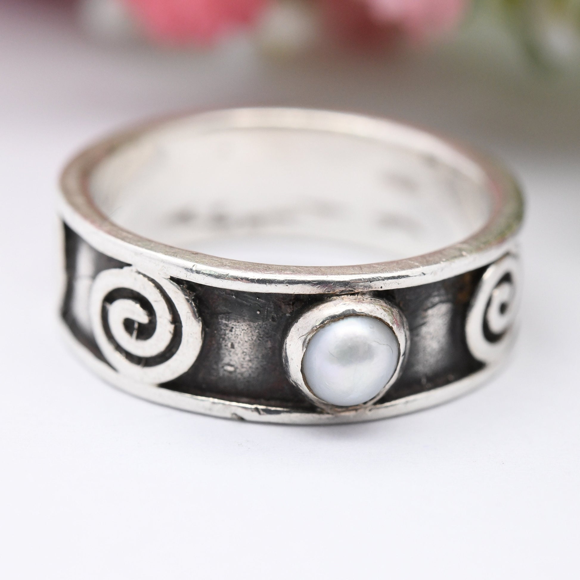 Vintage Sterling Silver Pearl Ring - Modernist Ring | Swirl Spiral Band | Everyday Silver Jewellery | UK Size - S | US Size - 9