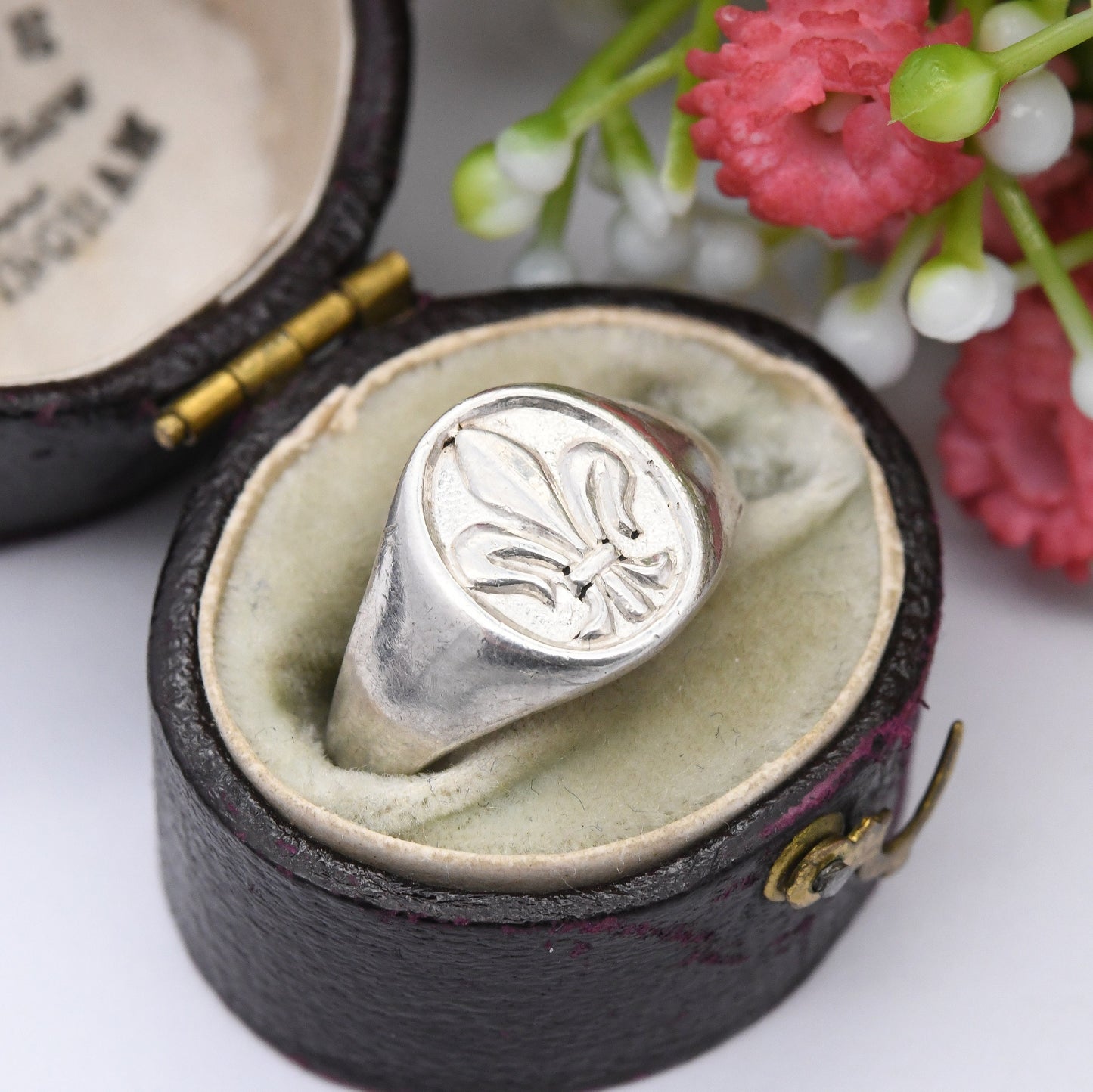 Vintage French Silver Fleur de Lis Signet Ring - Unisex Pinkie Ring | Everyday Silver | UK Size - L 1/2 | US Size - 6