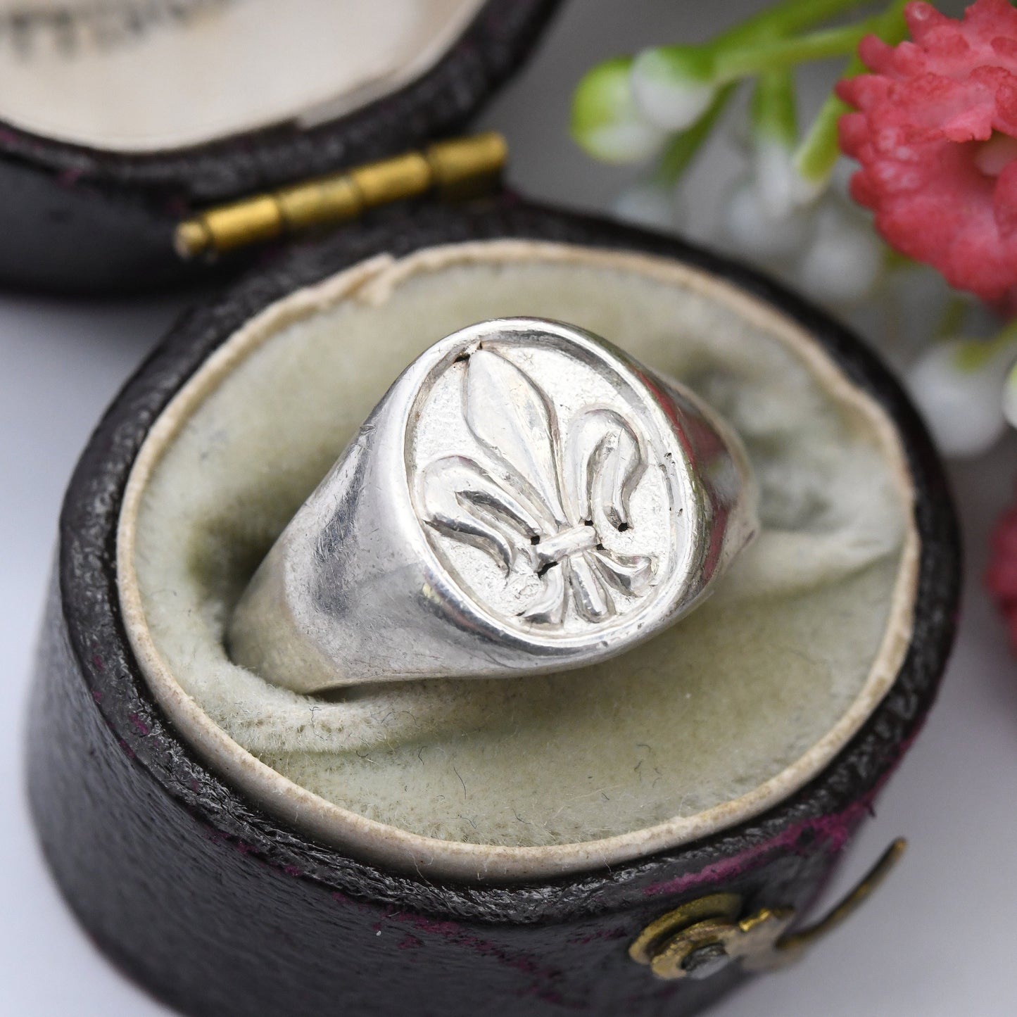 Vintage French Silver Fleur de Lis Signet Ring - Unisex Pinkie Ring | Everyday Silver | UK Size - L 1/2 | US Size - 6