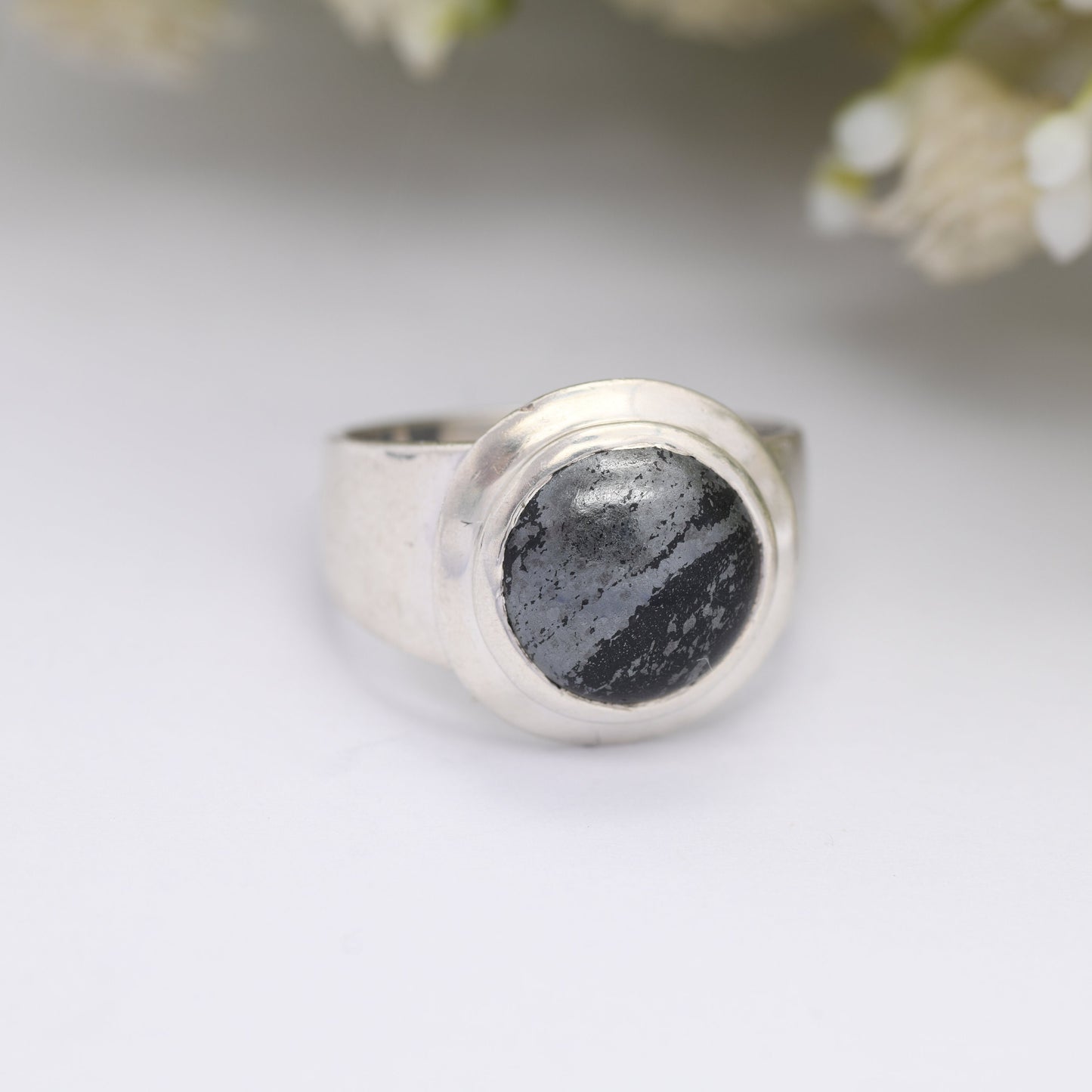 Vintage Sterling Silver Black Stone Ring - Cabochon Gemstone | Mid-Century Unisex Statement Ring | UK Size - P 1/2 | US Size - 7 3/4