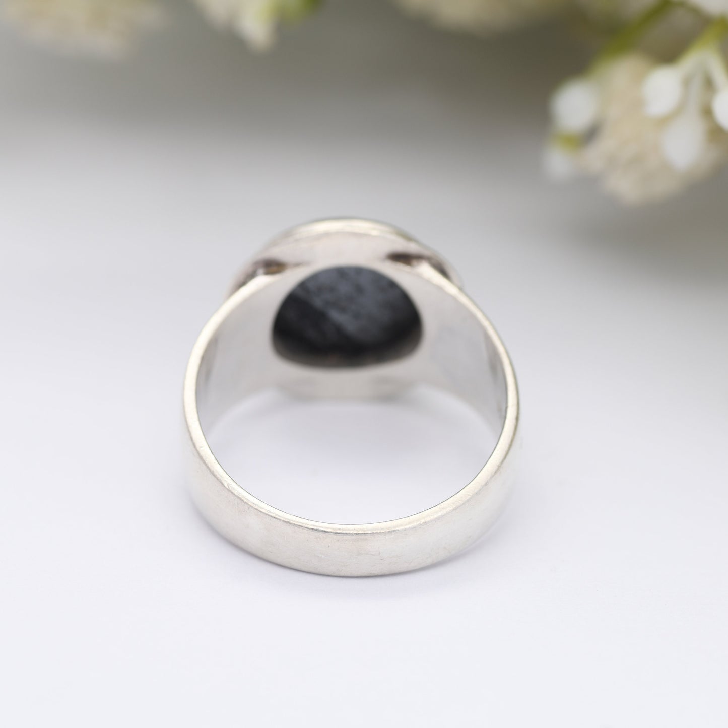 Vintage Sterling Silver Black Stone Ring - Cabochon Gemstone | Mid-Century Unisex Statement Ring | UK Size - P 1/2 | US Size - 7 3/4