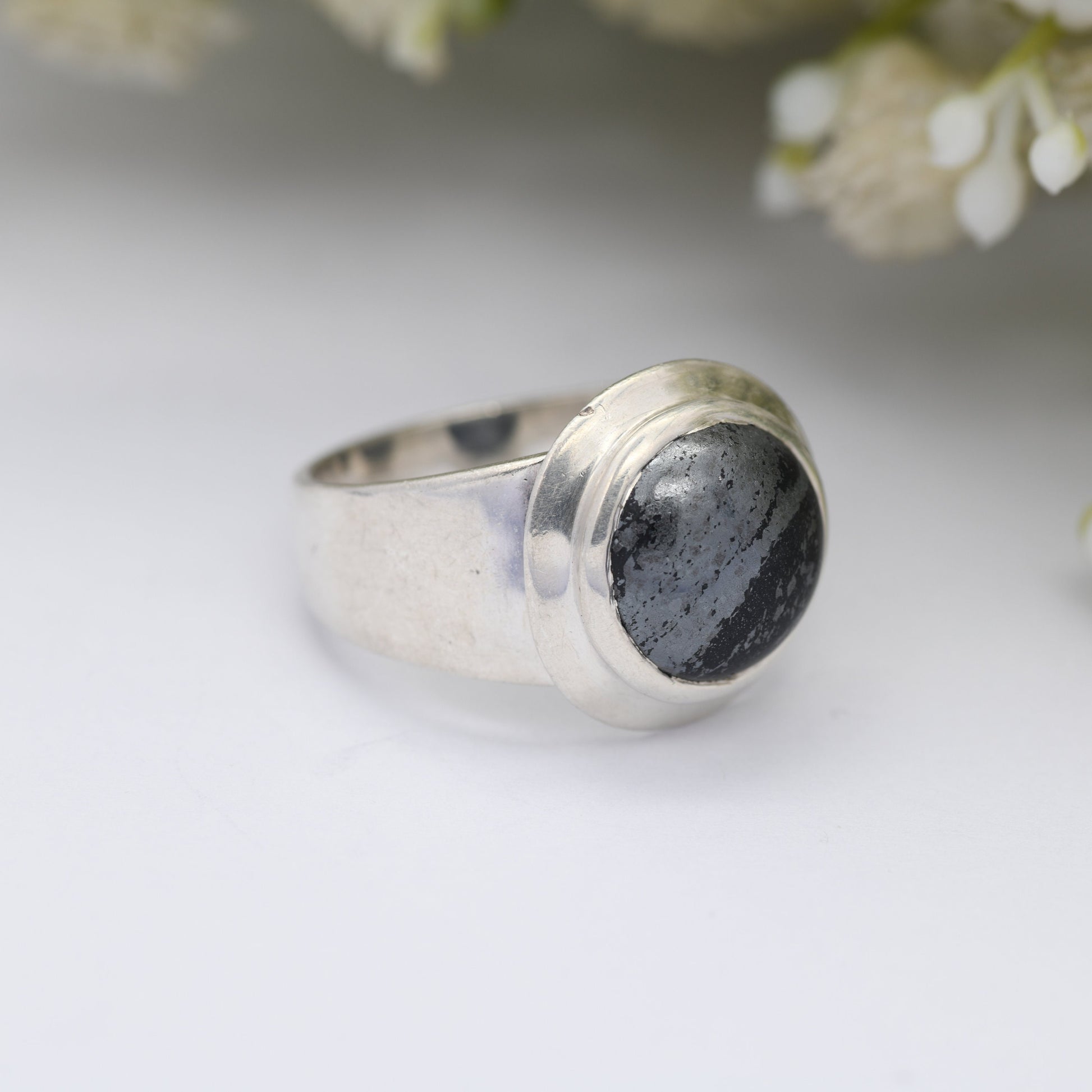 Vintage Sterling Silver Black Stone Ring - Cabochon Gemstone | Mid-Century Unisex Statement Ring | UK Size - P 1/2 | US Size - 7 3/4