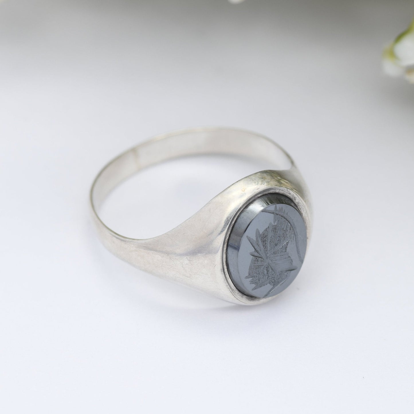 Vintage Sterling Silver Hematite Intaglio Signet Ring 1984 - Roman Soldier Helmet | Mid-Century | Large UK Size - Y 1/2 | US Size - 12 1/4