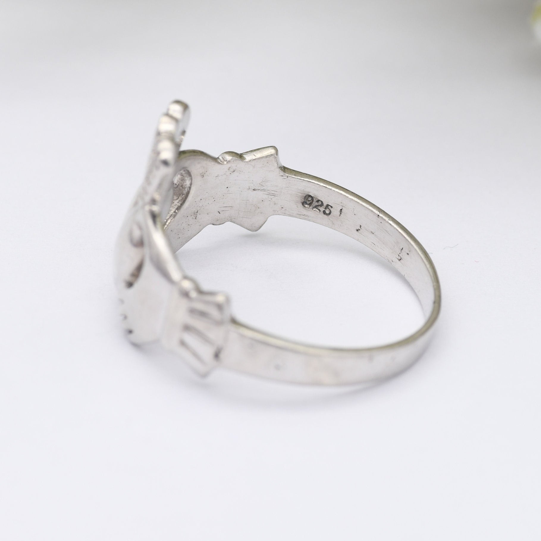 Vintage Sterling Silver Claddagh Ring - Irish Hands Holding Heart Ring | UK Size - S 1/2 | US - 9 3/4