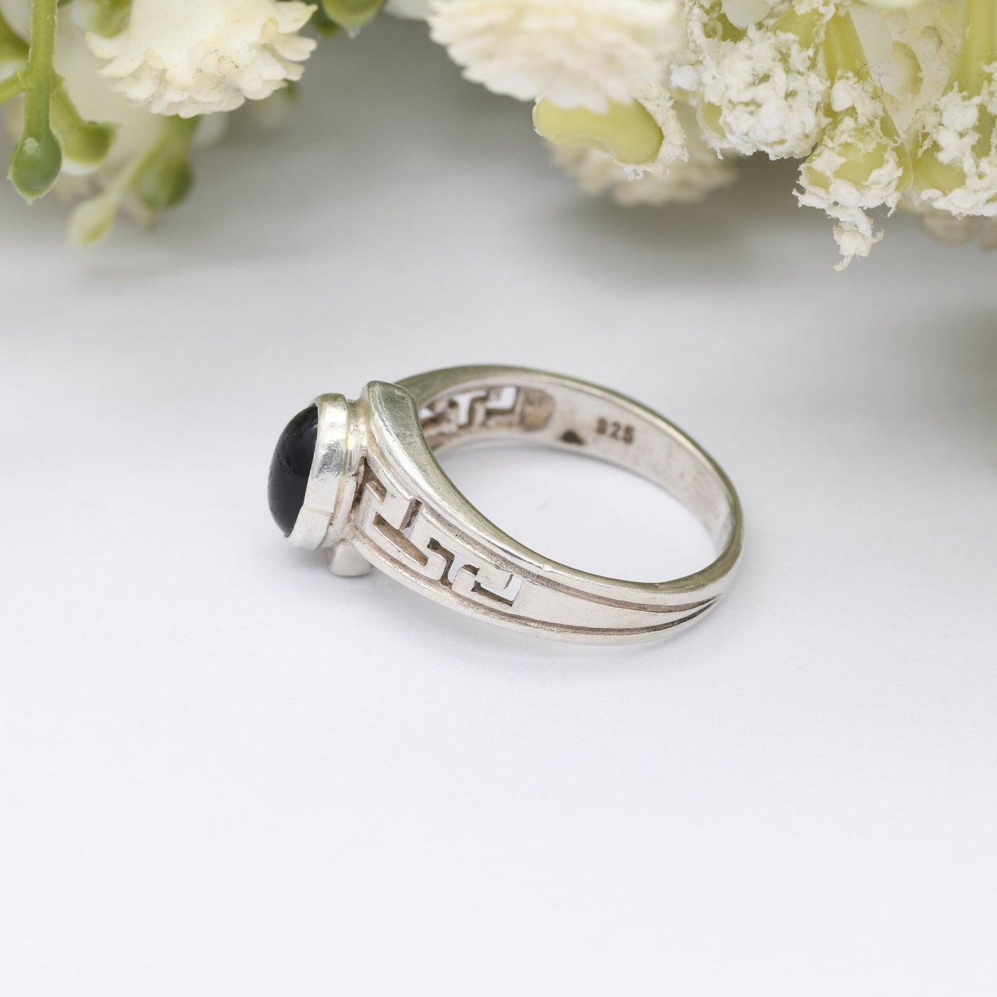 Vintage Sterling Silver Greek Key Onyx Ring - Openwork Meander Band | Unisex Minimal Silver Jewellery | UK Size - L | US Size - 5 3/4