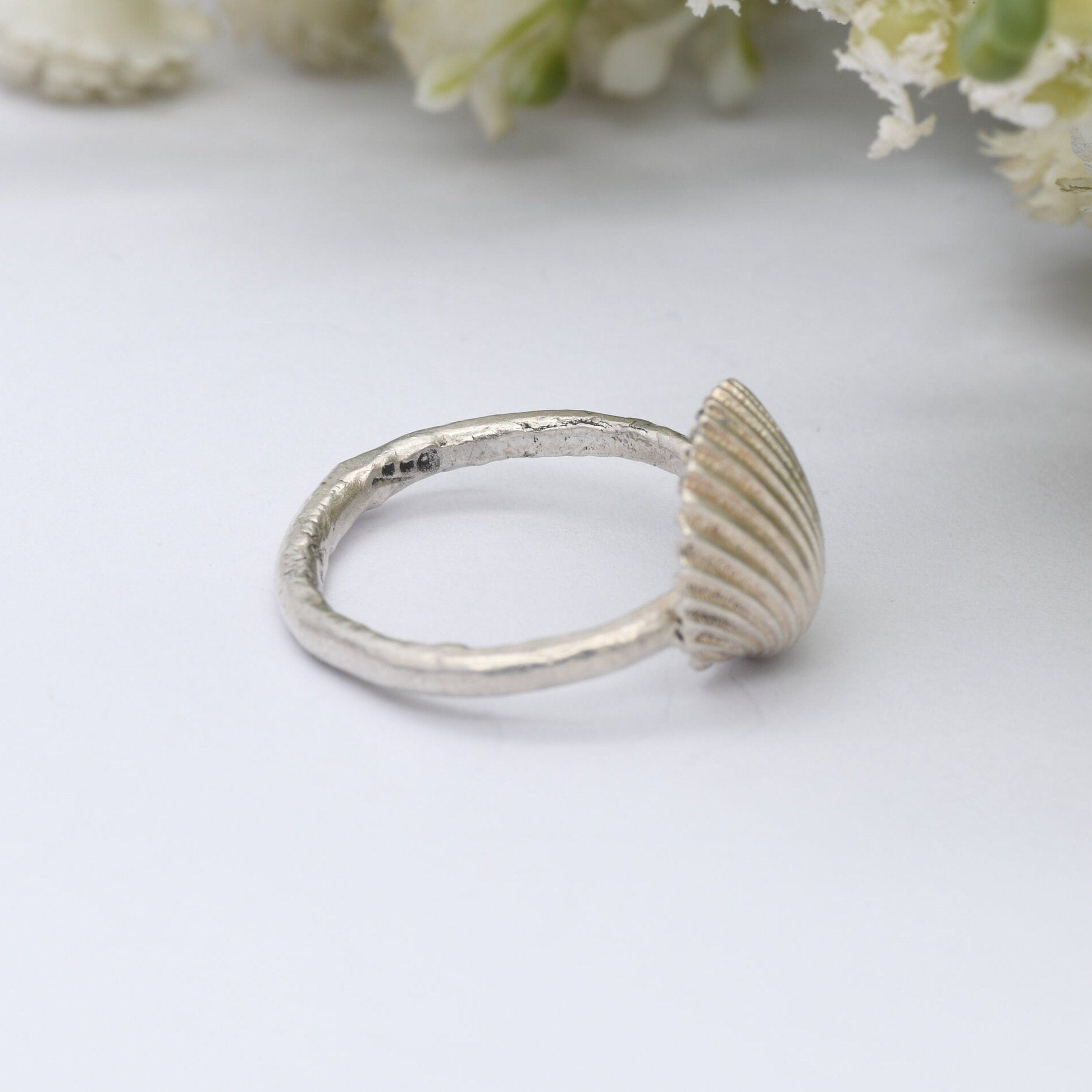 Vintage Sterling Silver Clam Shell Ring with Hand Formed Band - Seashell Jewellery | UK Size - L | US Size - 5 3/4