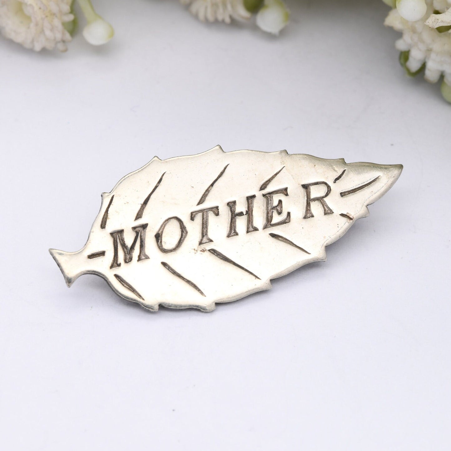 Antique Mother Leaf Brooch - Sentimental Mum Jewellery | Silver Tone