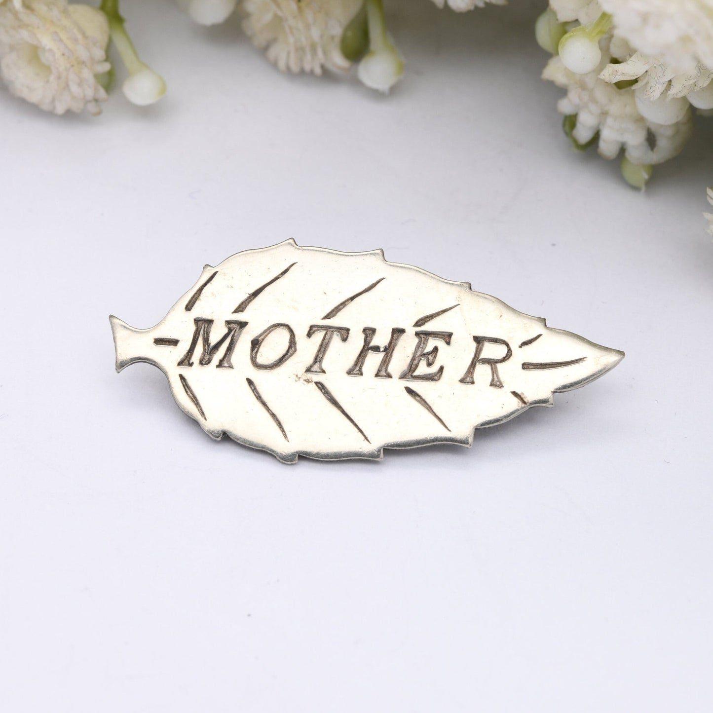 Antique Mother Leaf Brooch - Sentimental Mum Jewellery | Silver Tone