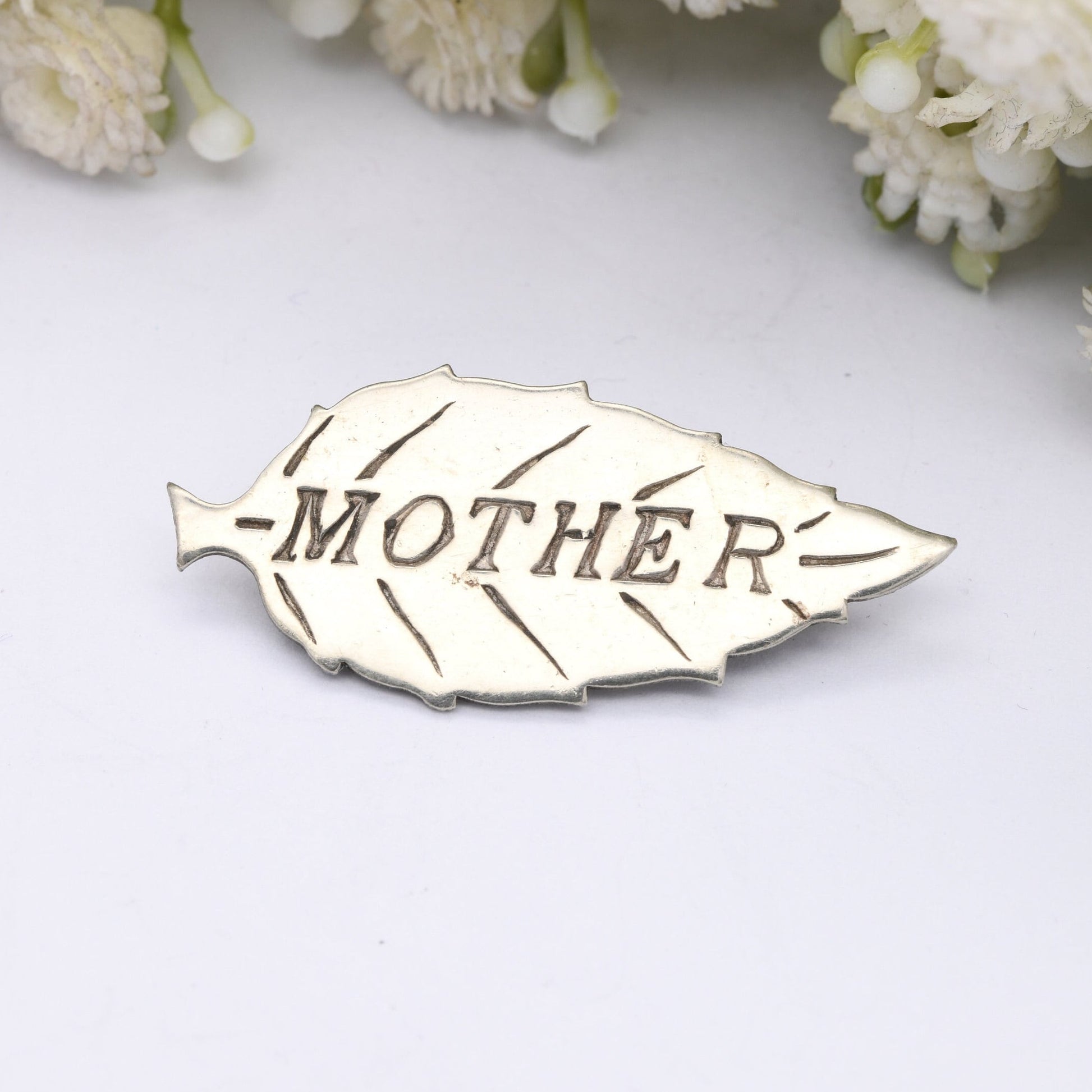 Antique Mother Leaf Brooch - Sentimental Mum Jewellery | Silver Tone