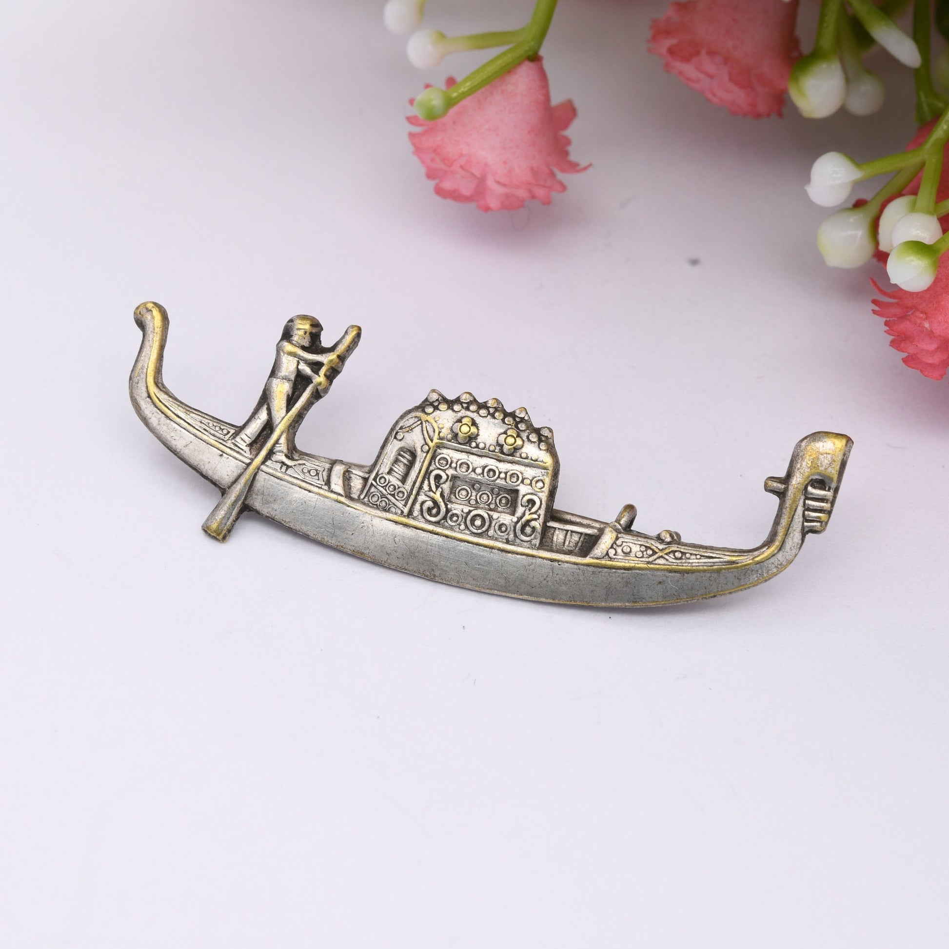 Vintage Gondola Brooch - Embossed Venice Souvenir | Gondolier | Gift for Travel Lover | Bar Brooch