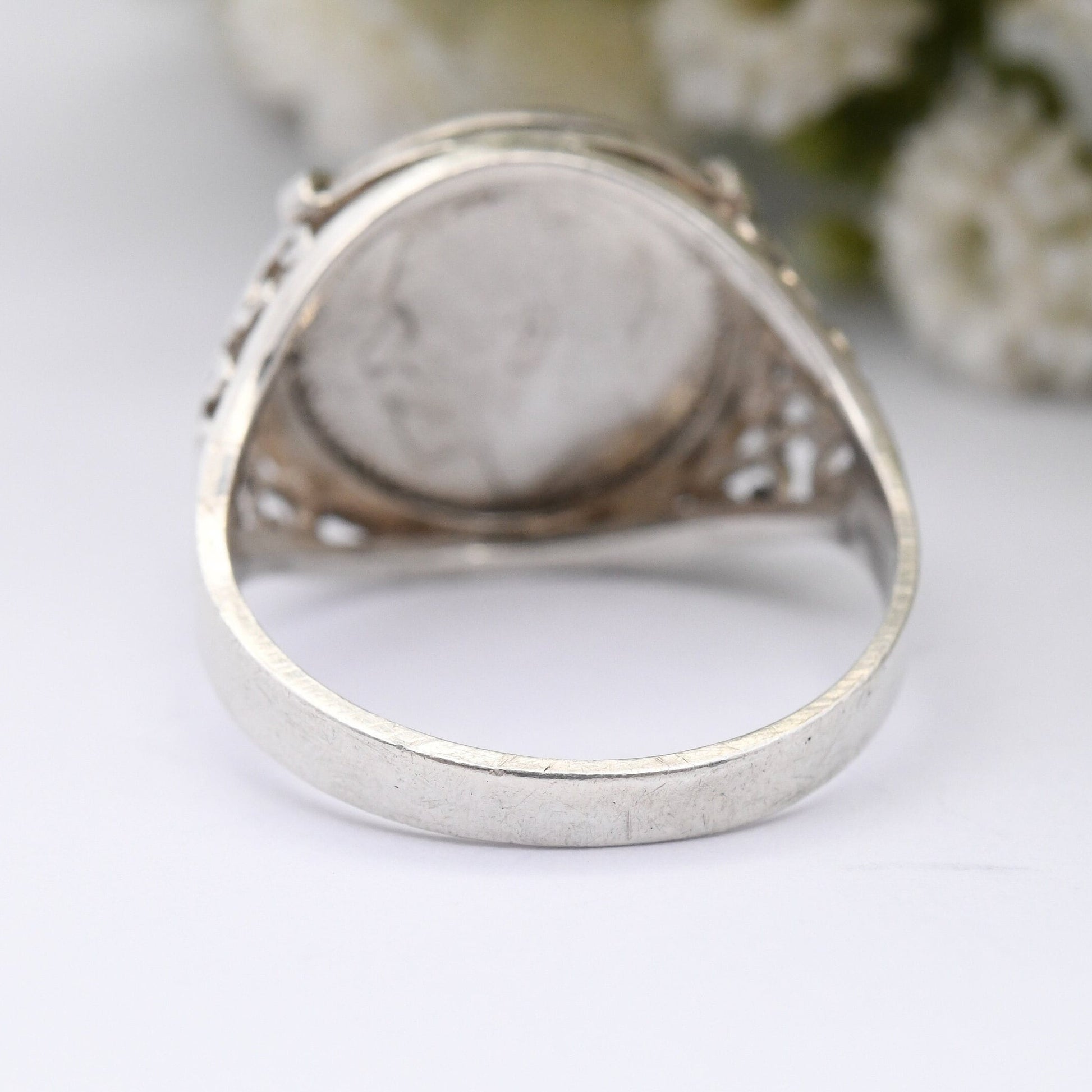 Antique Silver George V Threepence Coin 1921 Signet Ring 1972 Mid-Century - British Royal Family Jewellery | UK Size - S | US Size - 9