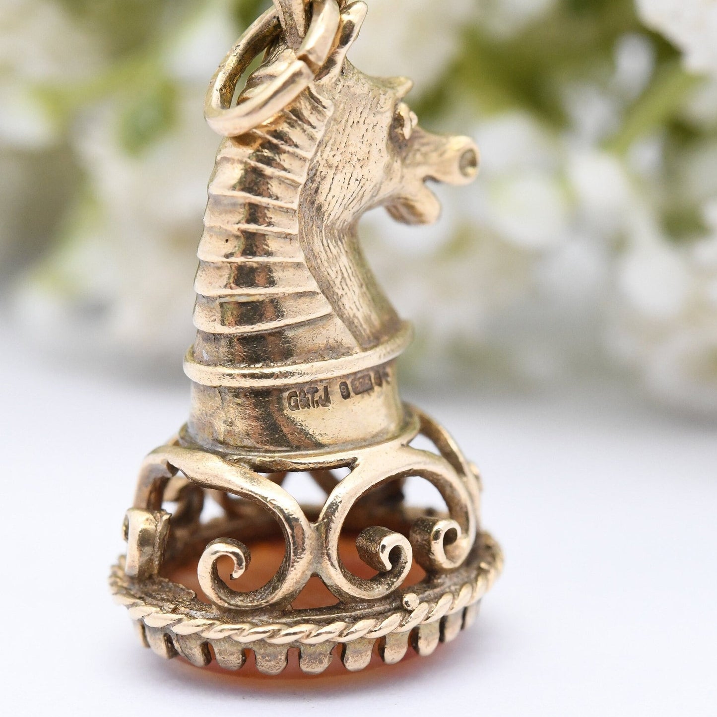 Vintage 9ct Gold Horse Fob with Carnelian 1969 - Gemstone Watch Fob Pendant | Antique Style | Banded Agate Seal | Chess Knight