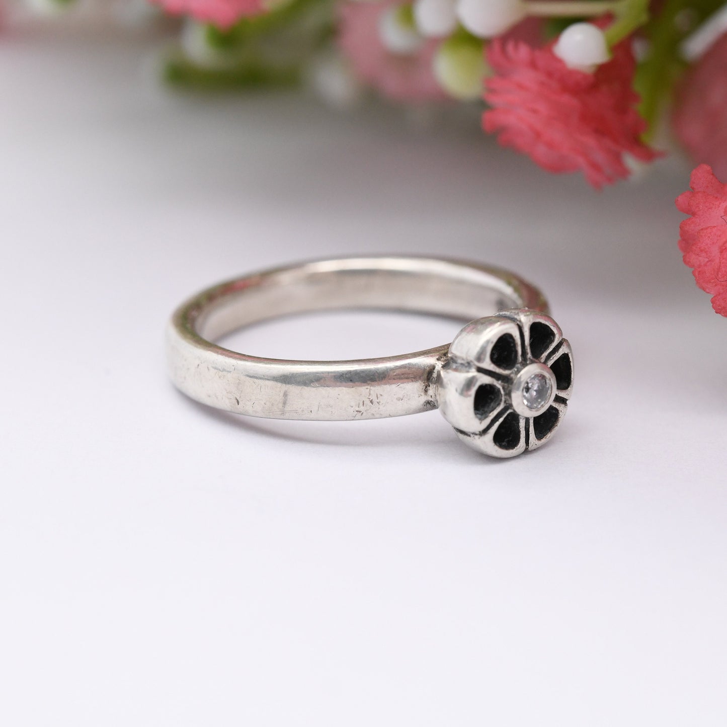 Pandora Sterling Silver Flower Cubic Zirconia Solitaire Ring - Minimal Everyday Silver | UK Size - P | US Size - 7 1/2