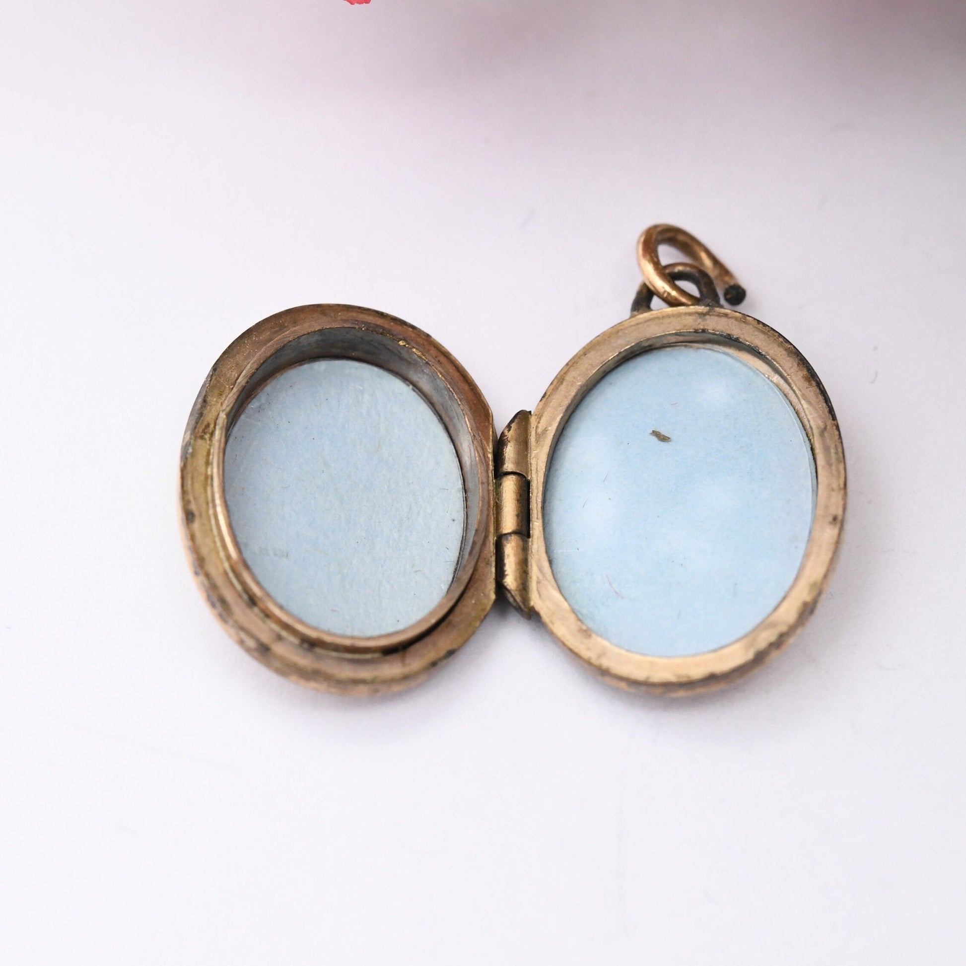 Vintage Rolled Gold Locket Pendant - Engraved Design | Small Photo Necklace