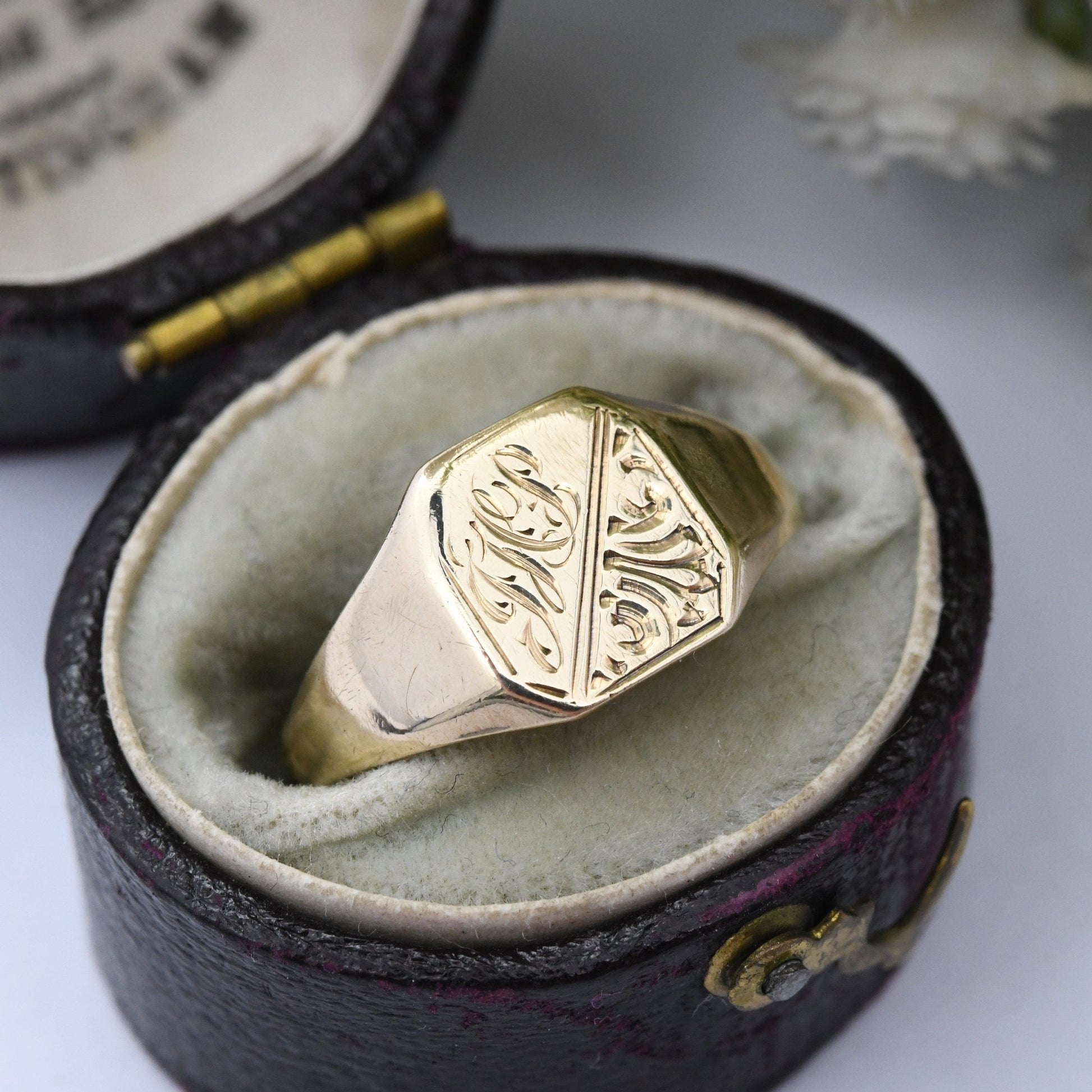 Vintage 9ct Gold Signet Ring 1961 - Mid-Century Monogram Initial Ring Engraved | Men's Pinkie Ring | UK Size - M | US Size - 6 1/4