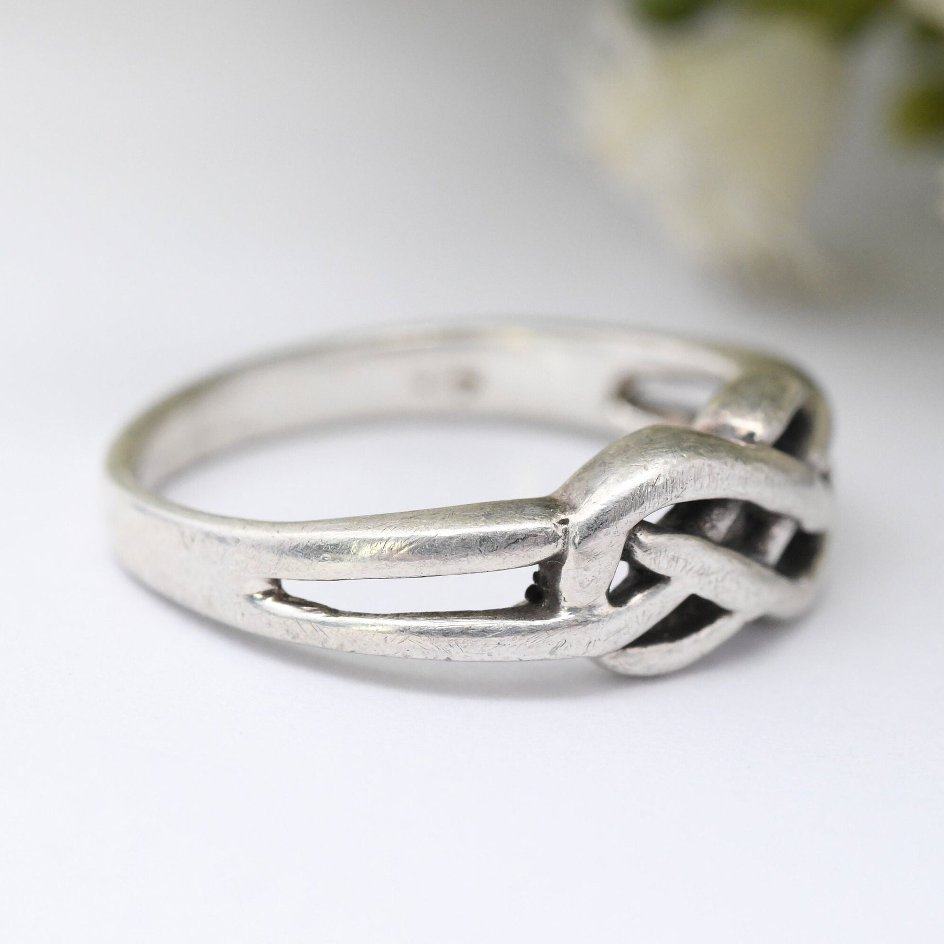 Vintage Sterling Silver Infinity Ring - Celtic Knot Minimalist Ring | Unisex Design | UK Size - L | US Size - 5 3/4