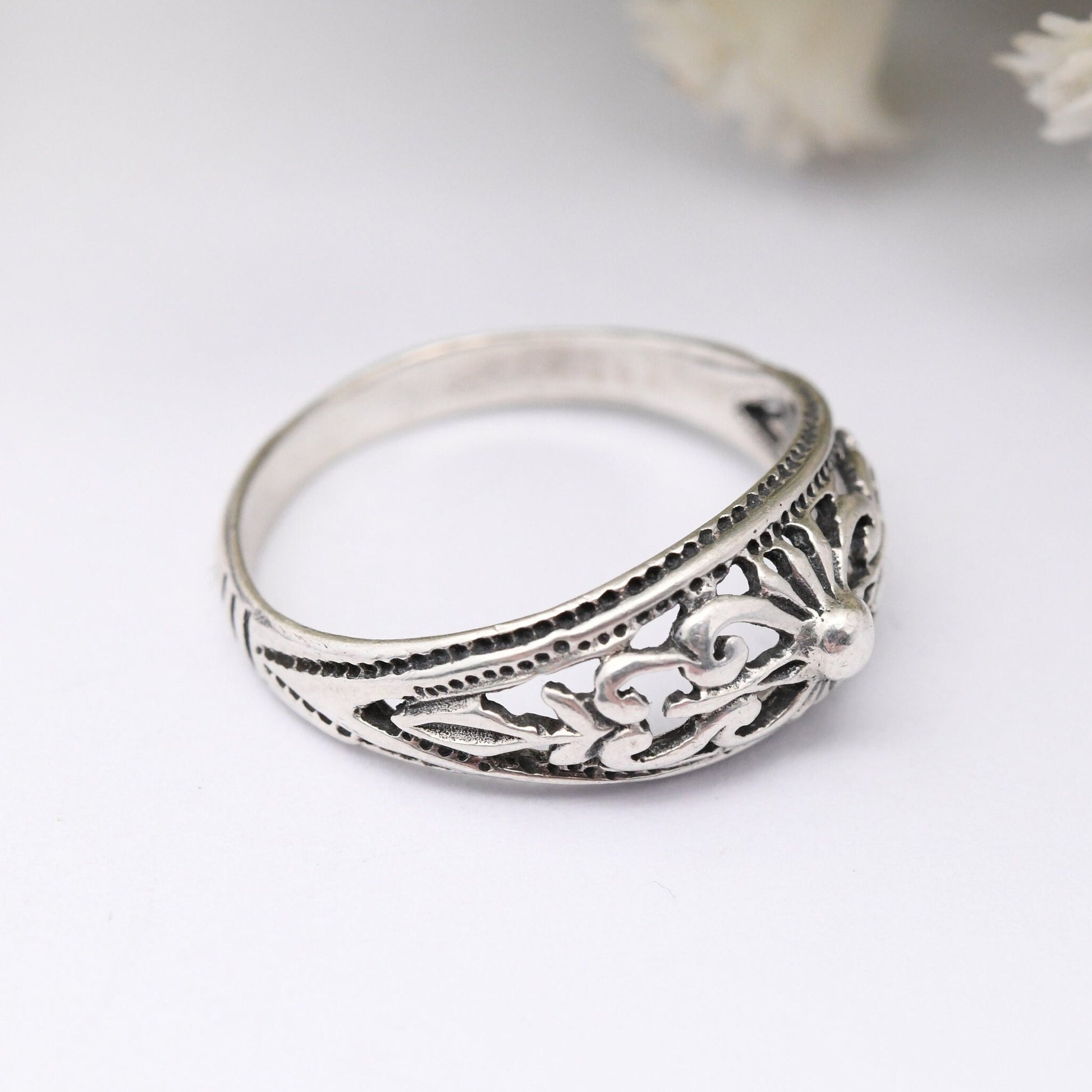 Vintage Sterling Silver Ornate Ring - Openwork Boule and Ball Design | UK Size - K 1/2 | US Size - 5 1/2