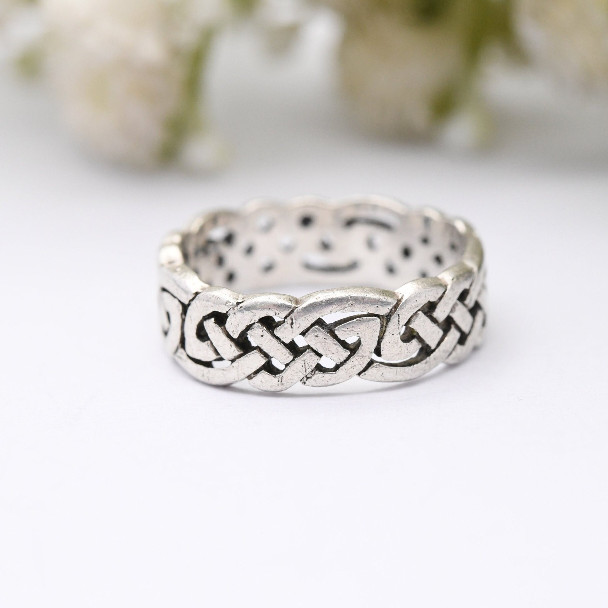 Vintage Sterling Silver Celtic Knot Ring - Openwork Woven Knotted Band | Unisex Minimalist Jewellery | UK Size - K | US Size - 5 1/4