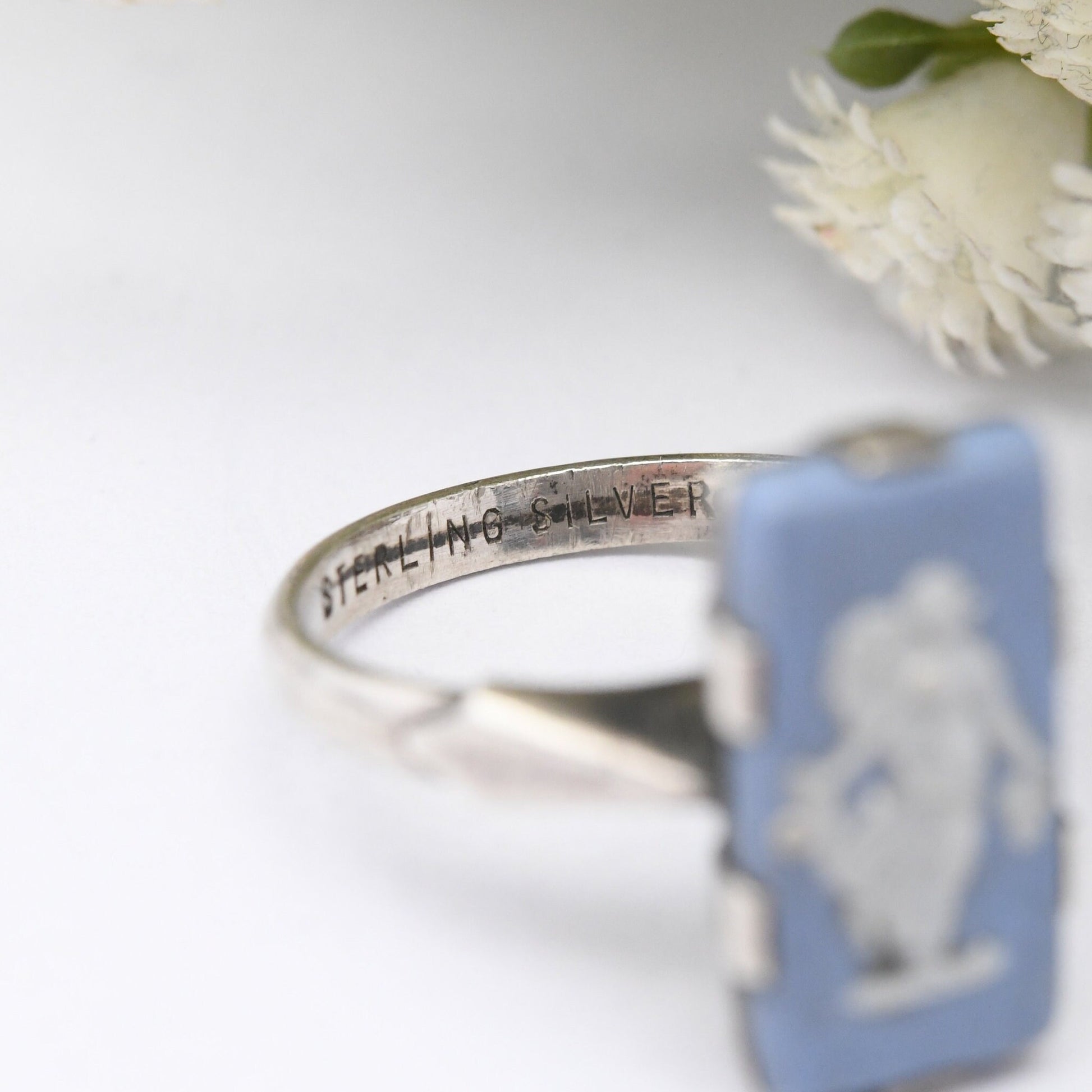 Vintage Wedgwood Sterling Silver Jasperware Cameo Ring - Classical Figure Holding Medusa Head | UK Size - M 1/2 | US Size - 6 1/2