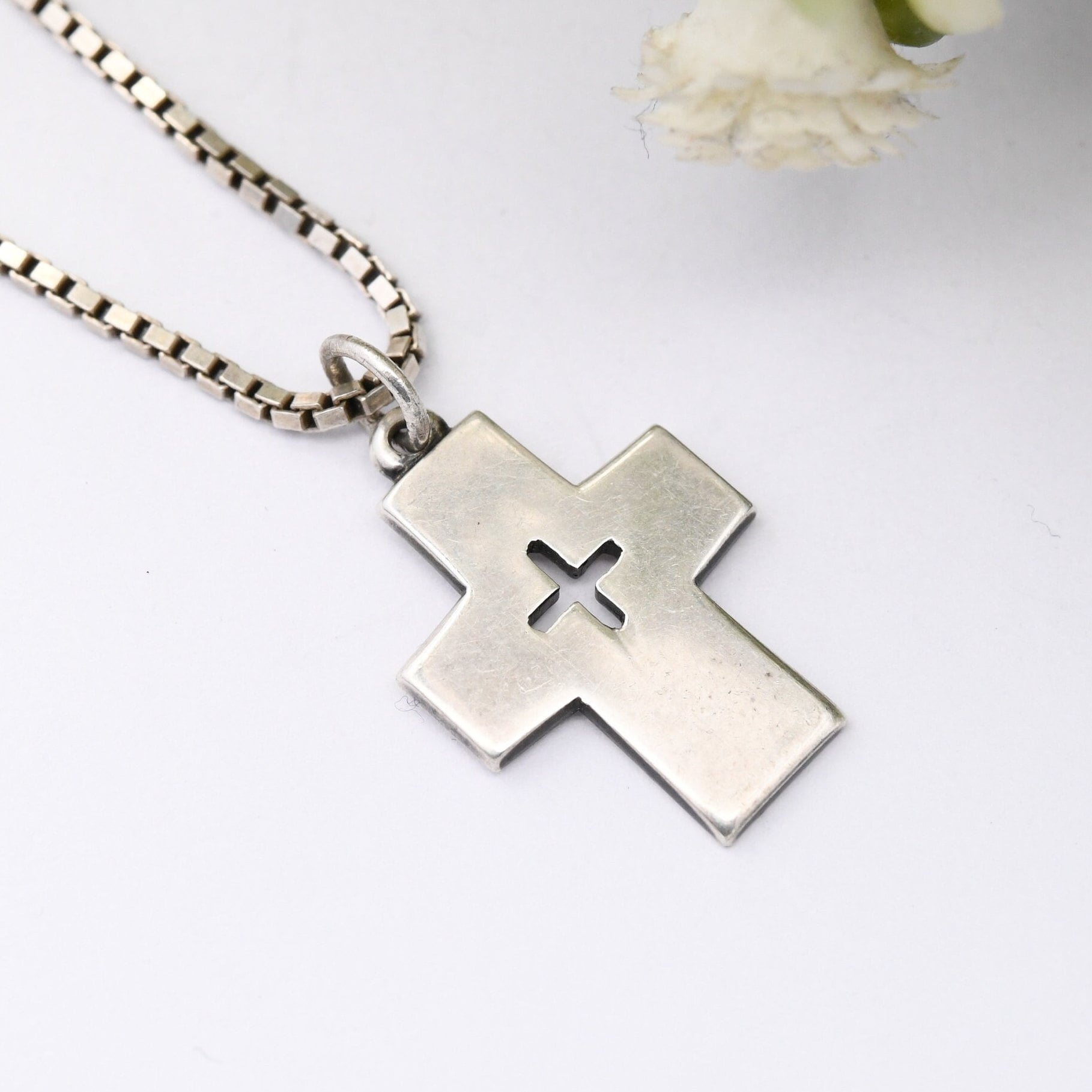 Vintage James Avery Sterling Silver Cross Pendant on Box Chain - Minimalist Christian Jewellery