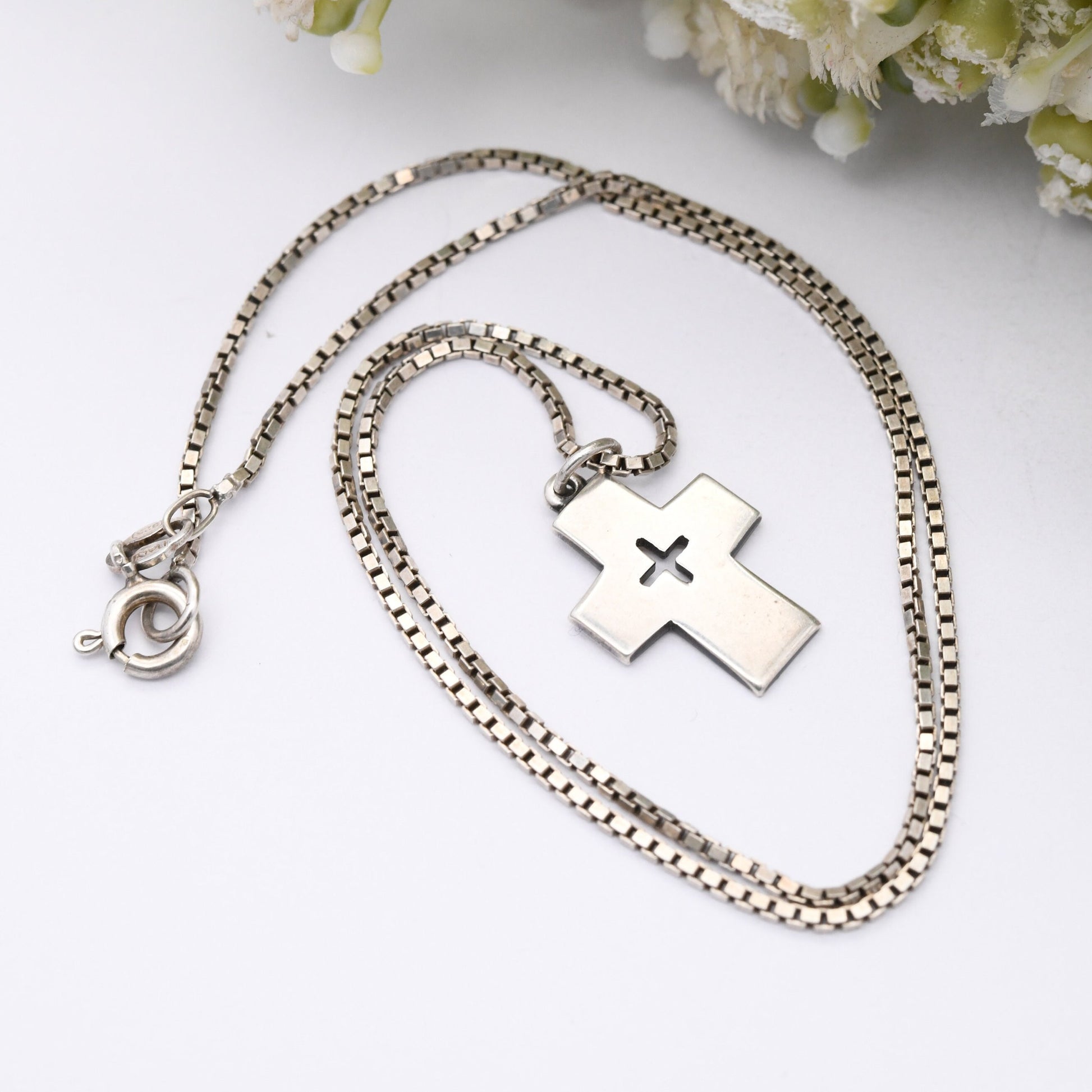 Vintage James Avery Sterling Silver Cross Pendant on Box Chain - Minimalist Christian Jewellery
