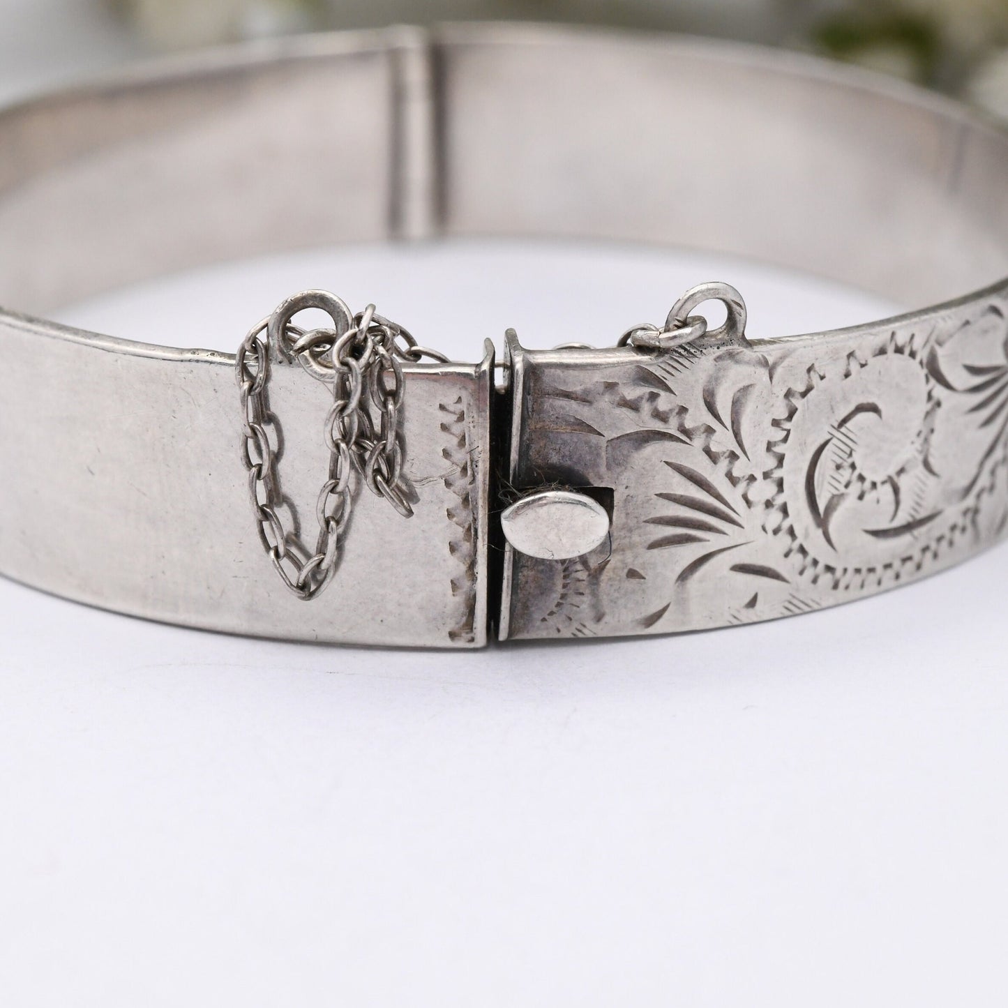 Vintage Sterling Silver Bangle Bracelet 1976 with Scrolling Design PM - Floral Chunky Silver Jewellery | with Safety Chain