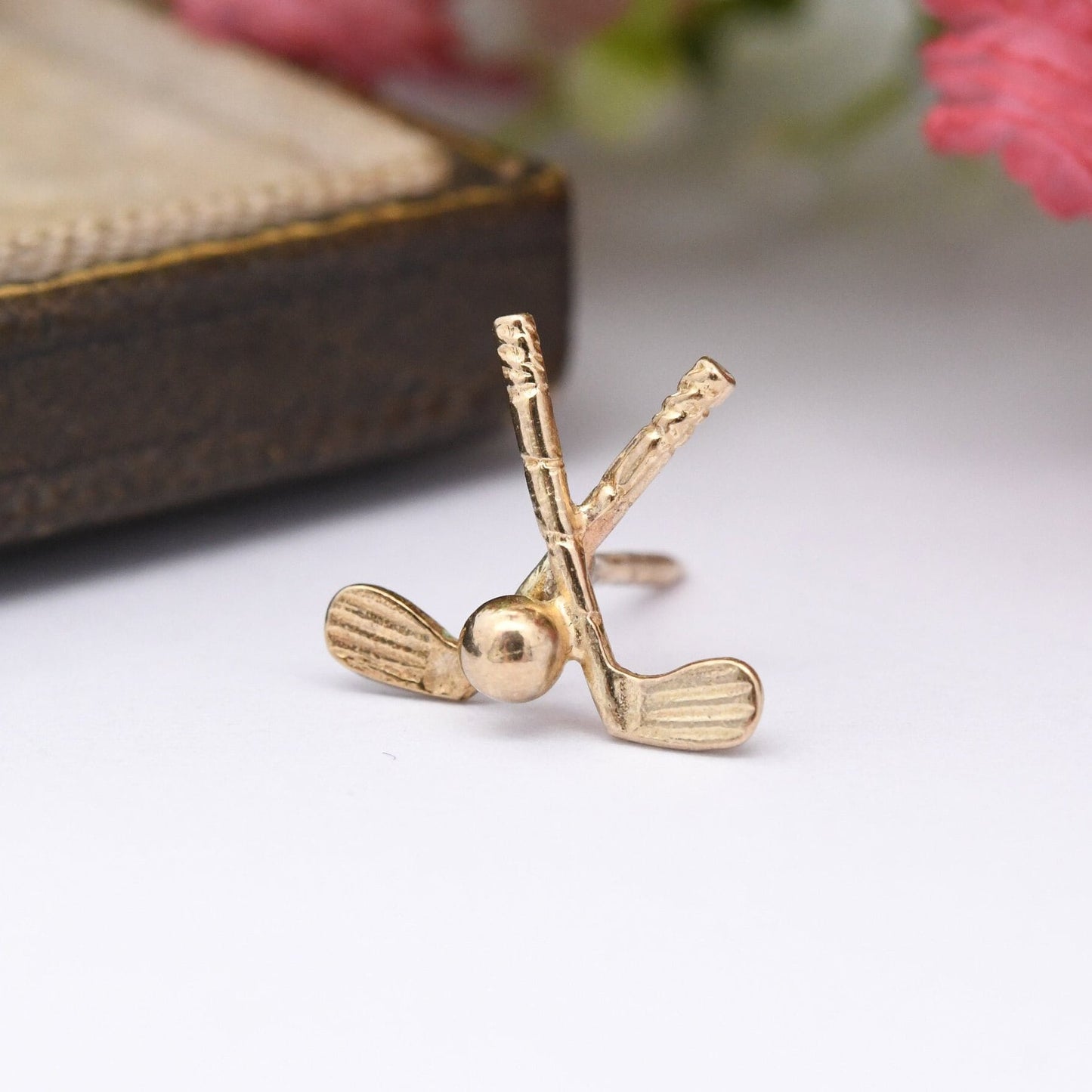 Vintage 9ct Gold Golf Tie Pin - Crossed Golf Clubs and Ball