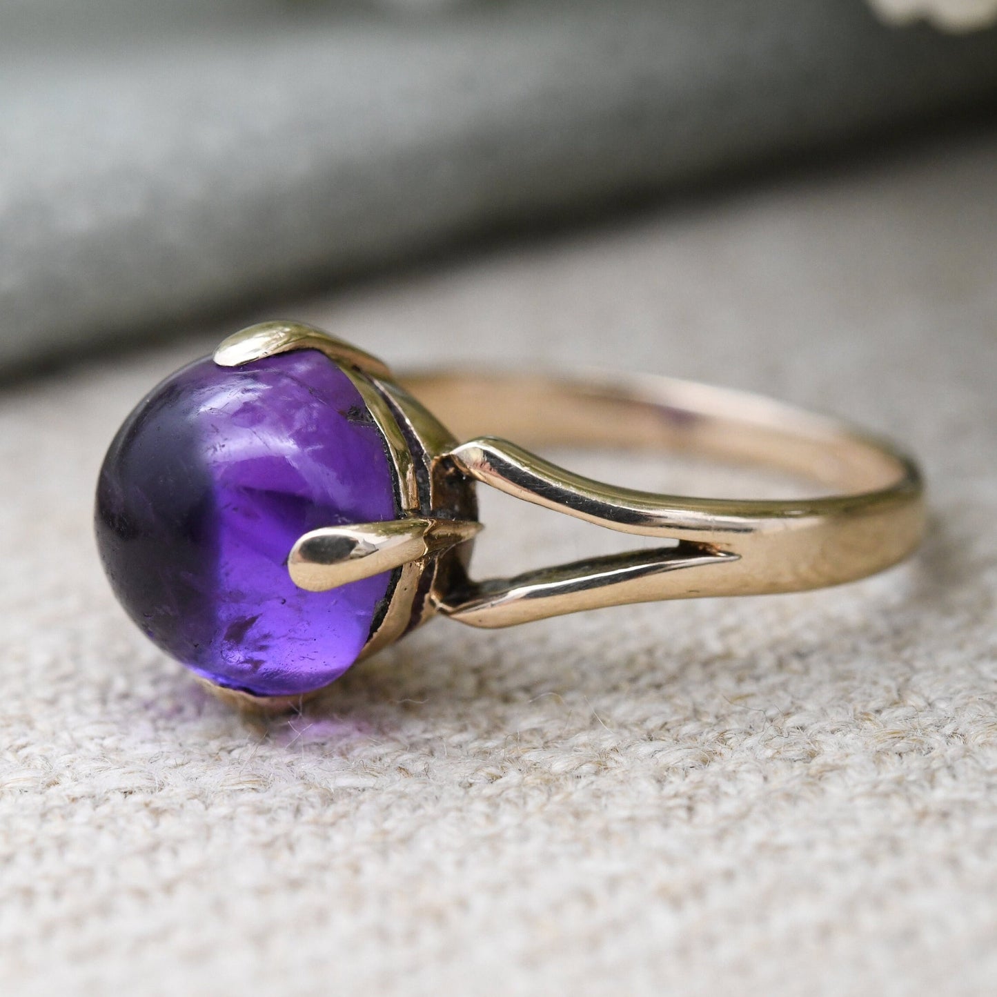 Vintage 9ct Gold Cabochon Amethyst Ring 1970 - Large Purple Stone | by Payton, Pepper & Sons Ltd | UK Size - J 1/2 | US Size - 5