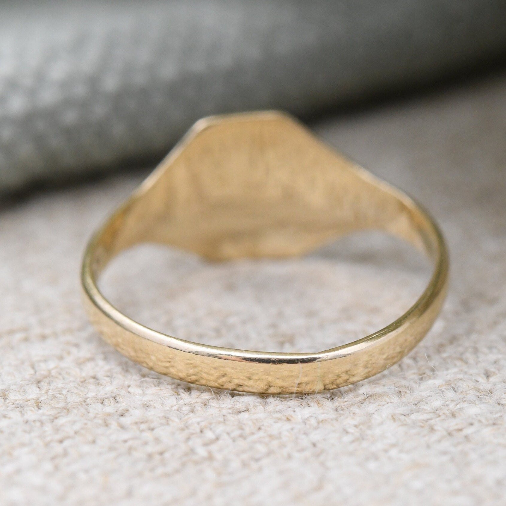 Vintage 9ct Gold Signet Ring 1976 - Small Gold Pinkie Ring | Blank for Engraving | Gift for Him | UK Size - K 1/2 | US Size - 5 1/2