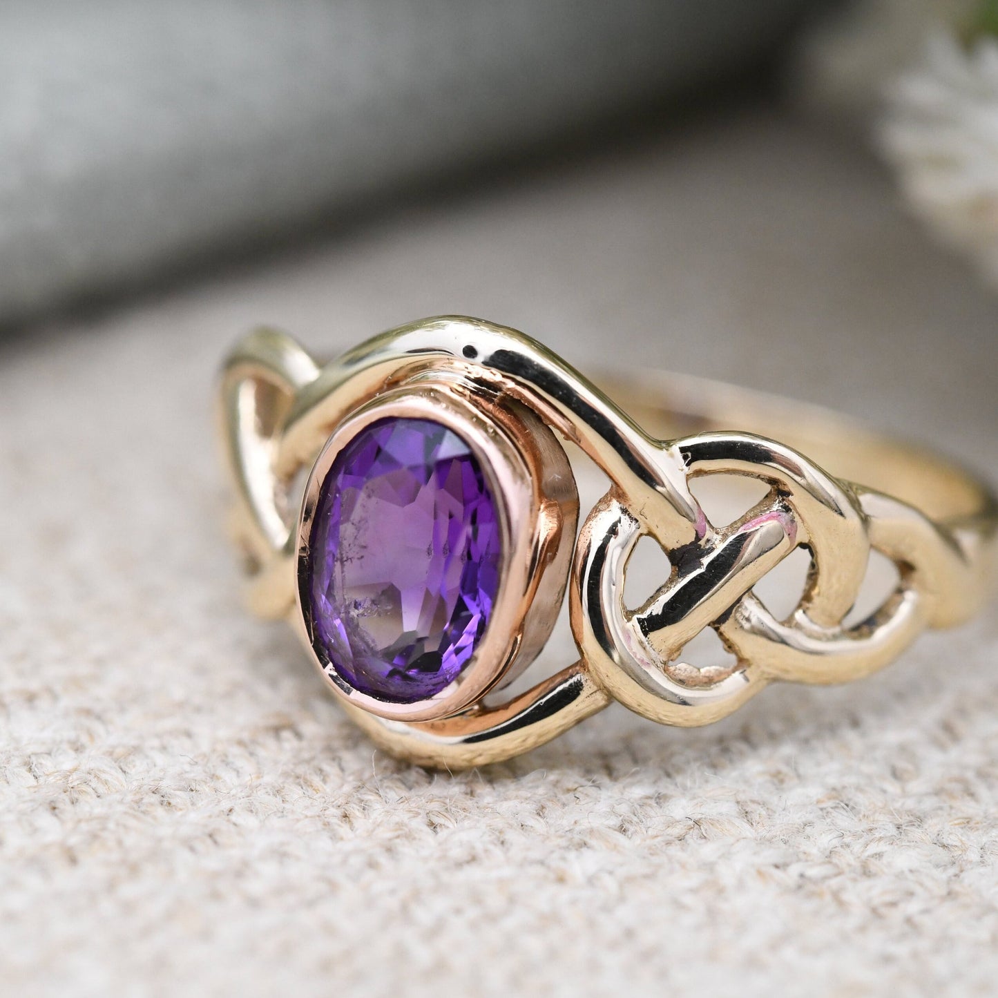 Vintage 9ct Gold Amethyst Ring 1992 with Celtic Knot Design - Pretty Everyday Gold Jewellery | UK Size - P | US Size - 7 1/2