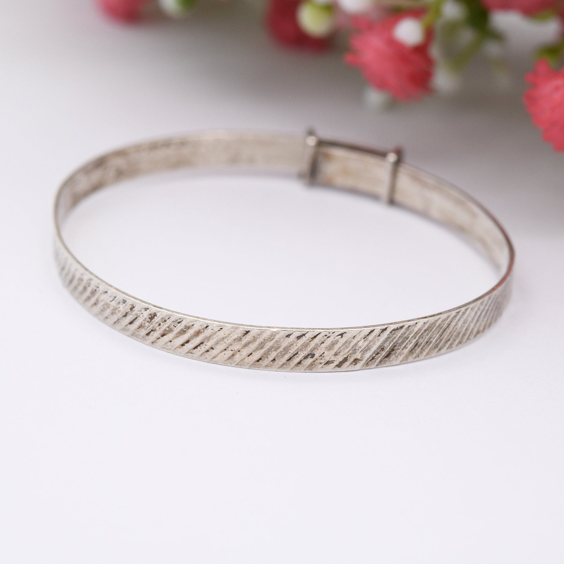 Vintage Sterling Silver Baby Bangle Bracelet - Expanding Child Bangle | Diamond Cut Stripes Design
