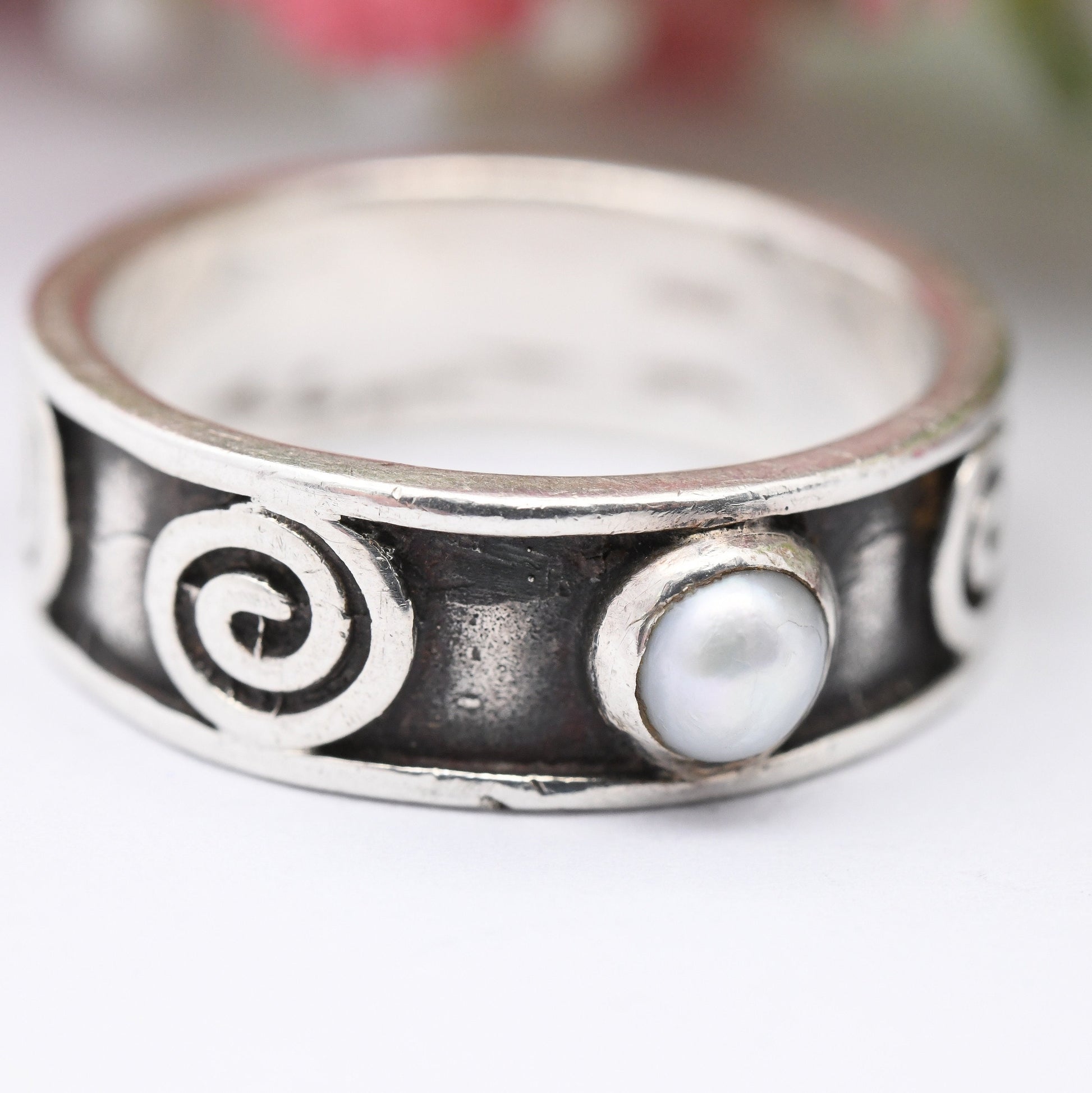 Vintage Sterling Silver Pearl Ring - Modernist Ring | Swirl Spiral Band | Everyday Silver Jewellery | UK Size - S | US Size - 9