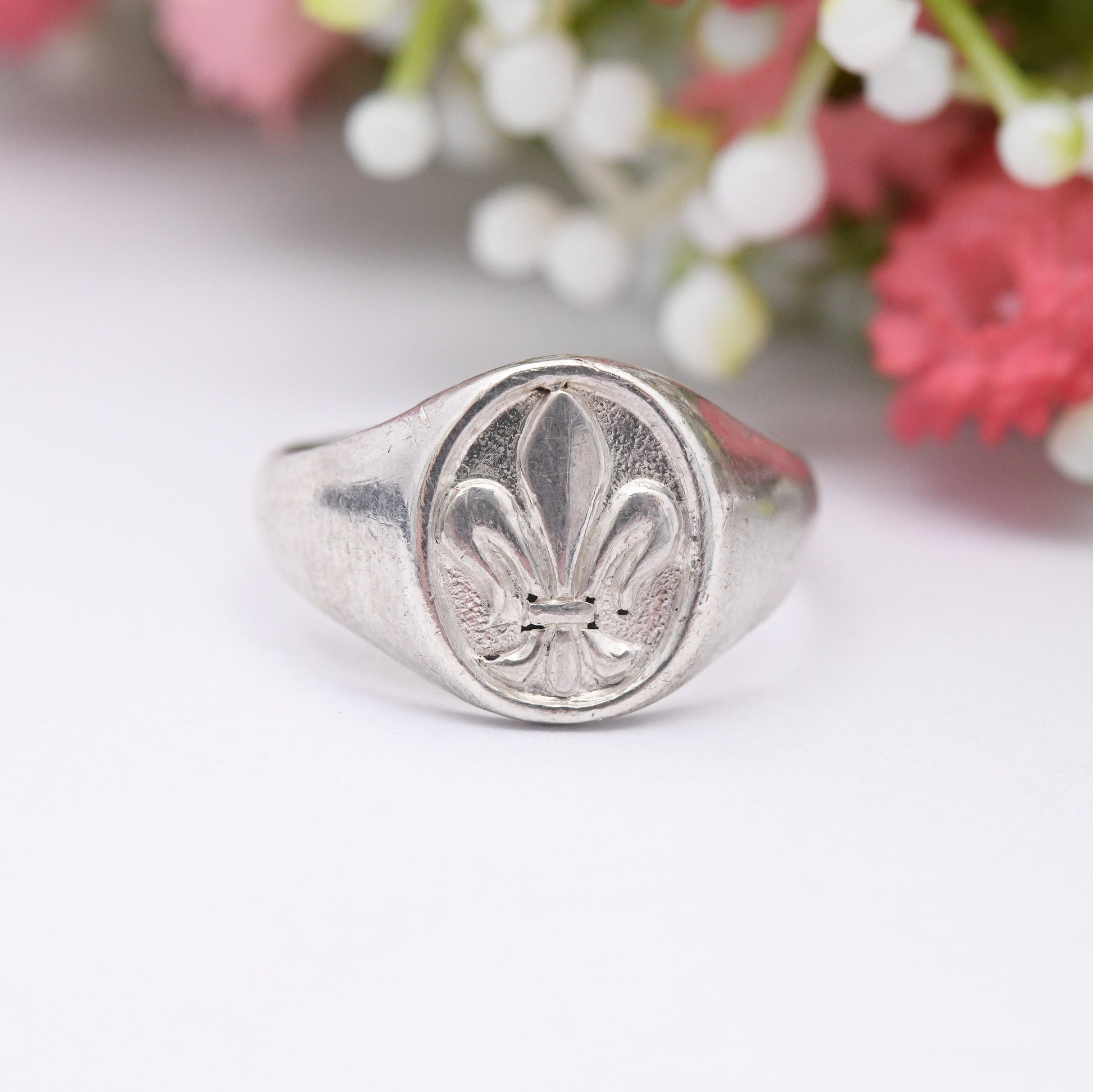 Vintage French Silver Fleur de Lis Signet Ring - Unisex Pinkie Ring | Everyday Silver | UK Size - L 1/2 | US Size - 6