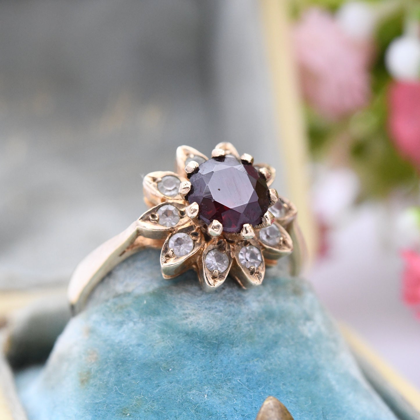 Vintage 9ct Gold Garnet Flower Ring 1969 - Mid-Century Statement Cocktail | UK Size - L | US Size - 5 3/4