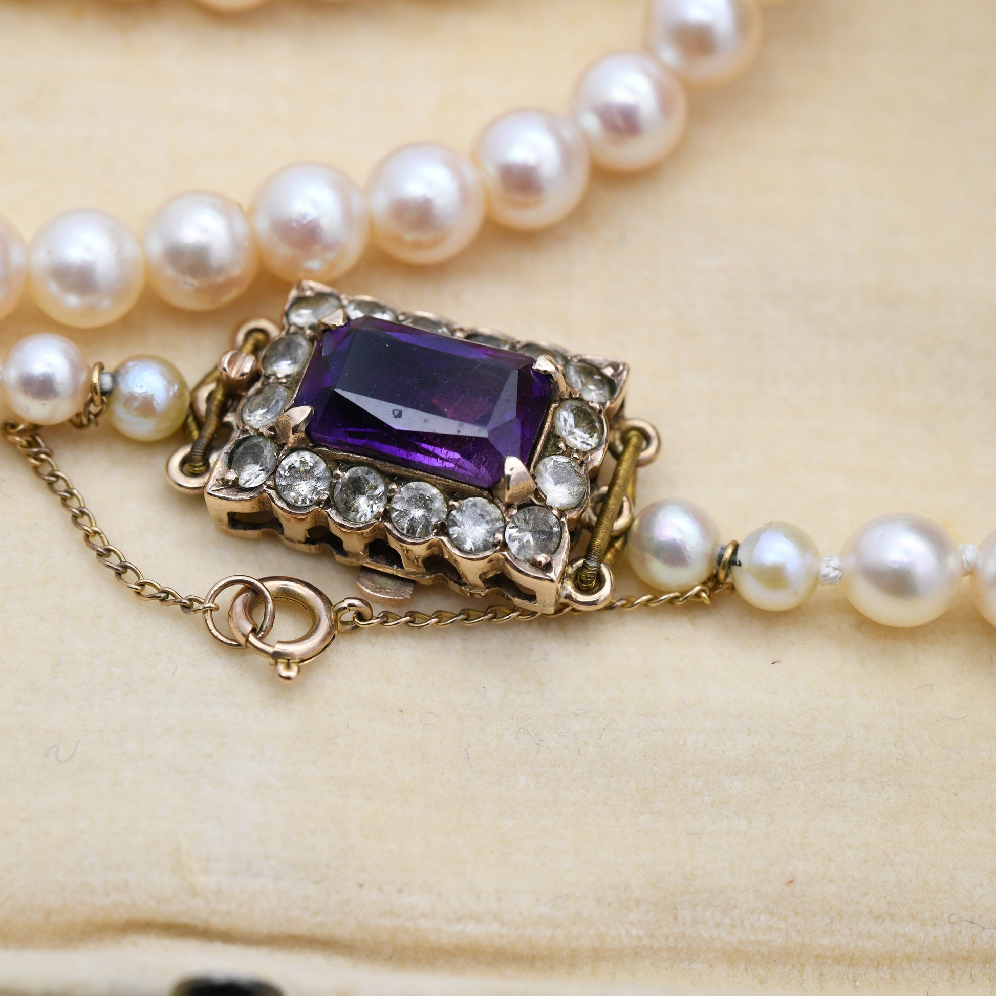 Vintage 9ct Gold Clasp Pearl Necklace in Vintage Ciro Box Receipt - Beautiful Amethyst Crystal Clasp | Length 20" 51cm | Round Cultured Bead