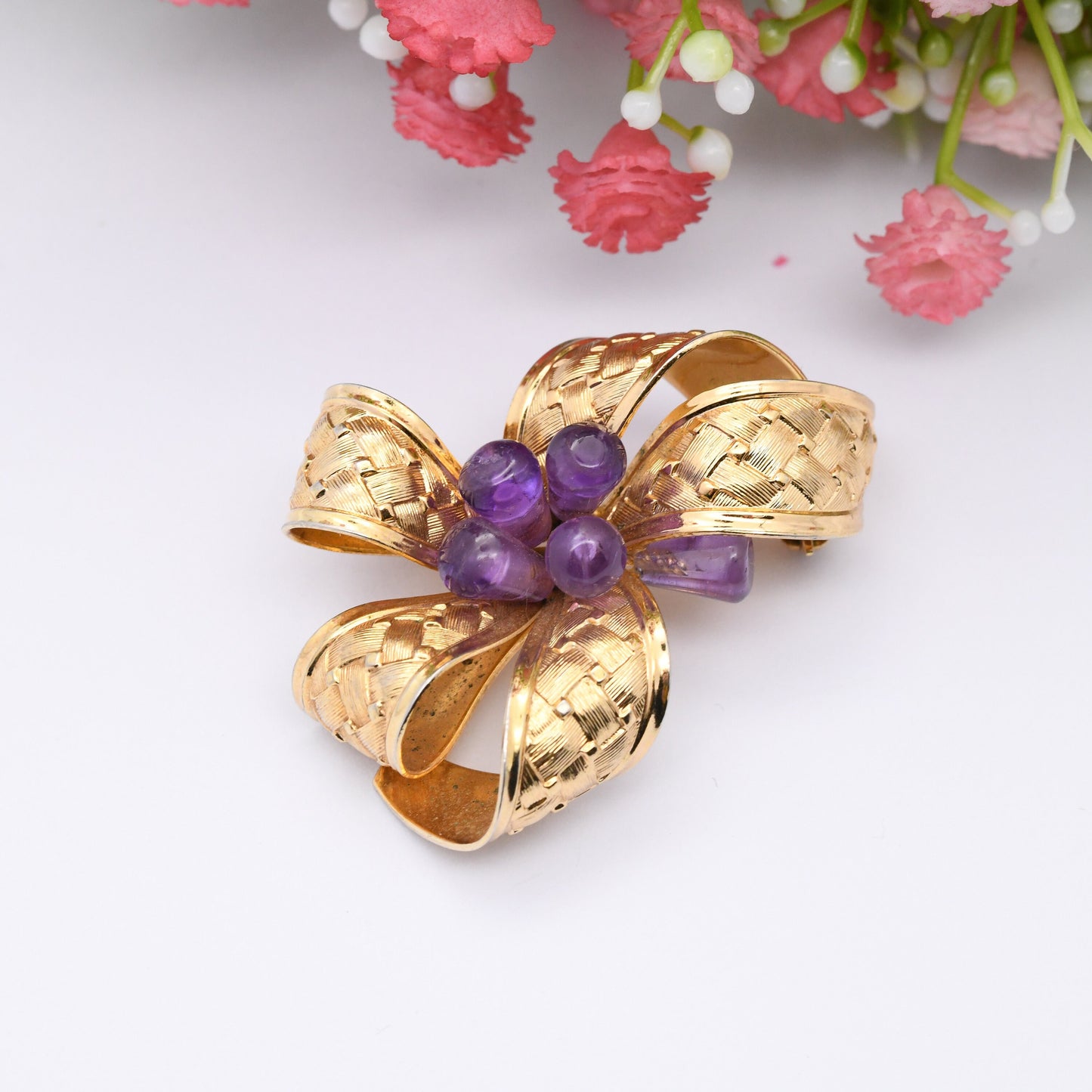 Vintage Grosse Ribbon Brooch with Amethyst Cluster 1968 German Designers - Textured Mid-Century Gold Plated