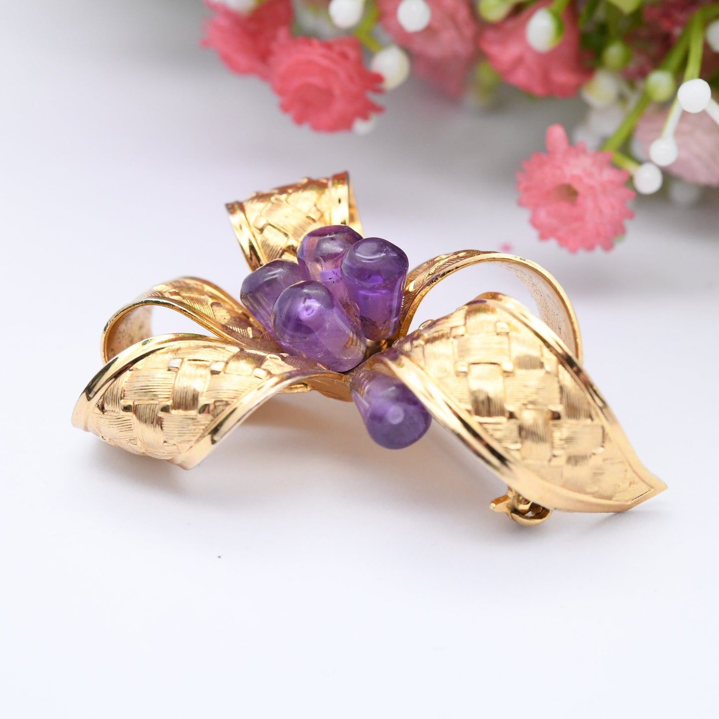 Vintage Grosse Ribbon Brooch with Amethyst Cluster 1968 German Designers - Textured Mid-Century Gold Plated