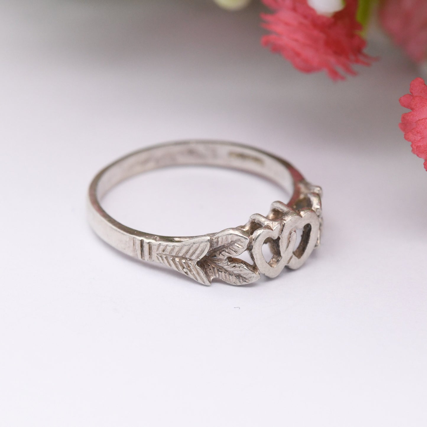 Vintage Sterling Silver Hearts Ring 1982 - Entwined Love Hearts | Leaf Shoulders | UK Size - N 1/2 | US - 7